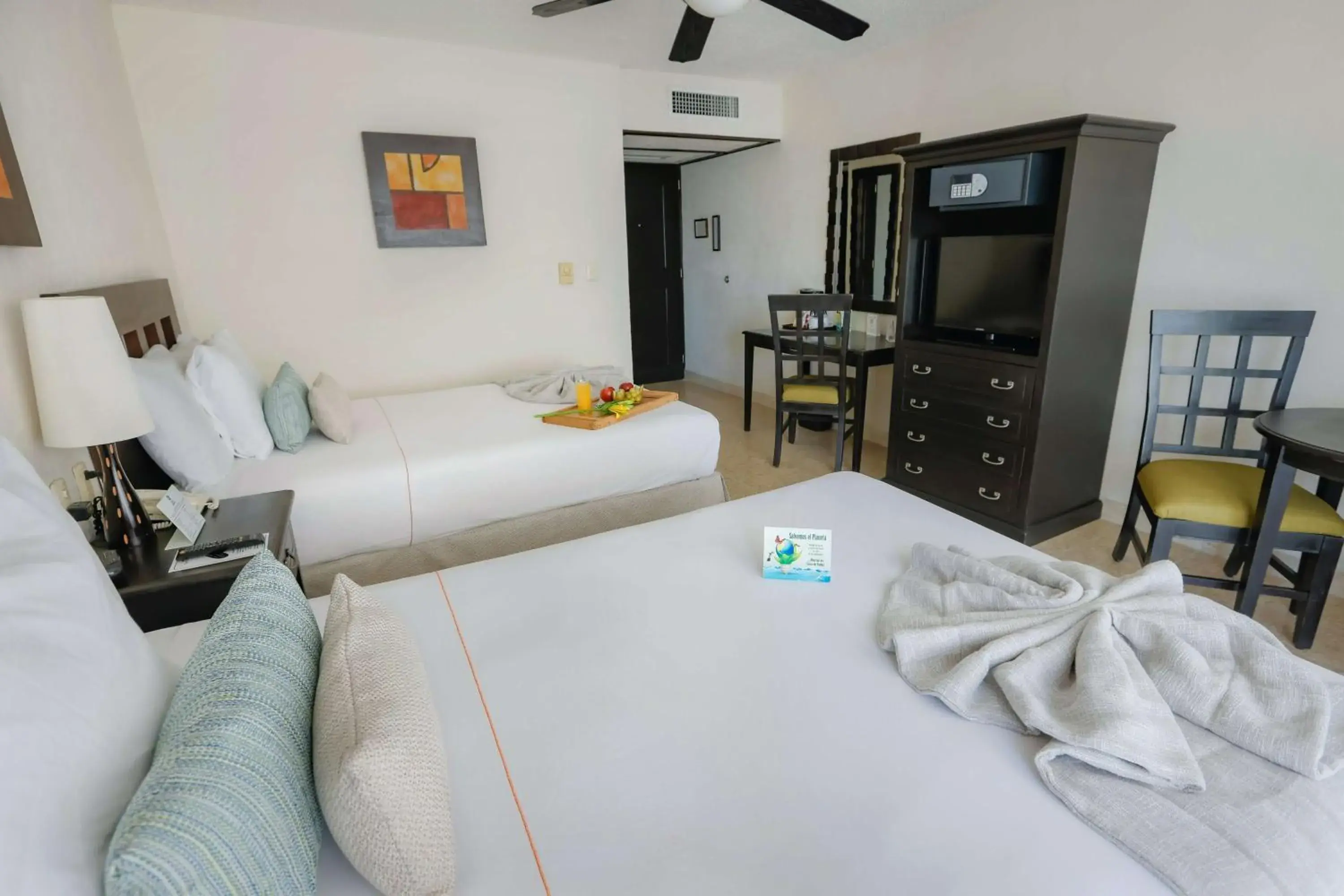 Suite with 2 Double Beds - Non Smoking in Best Western Hotel Posada Freeman Zona Dorada Suite with 2 Double Beds - Non Smoking in Best Western Hotel Posada Freeman Zona Dorada