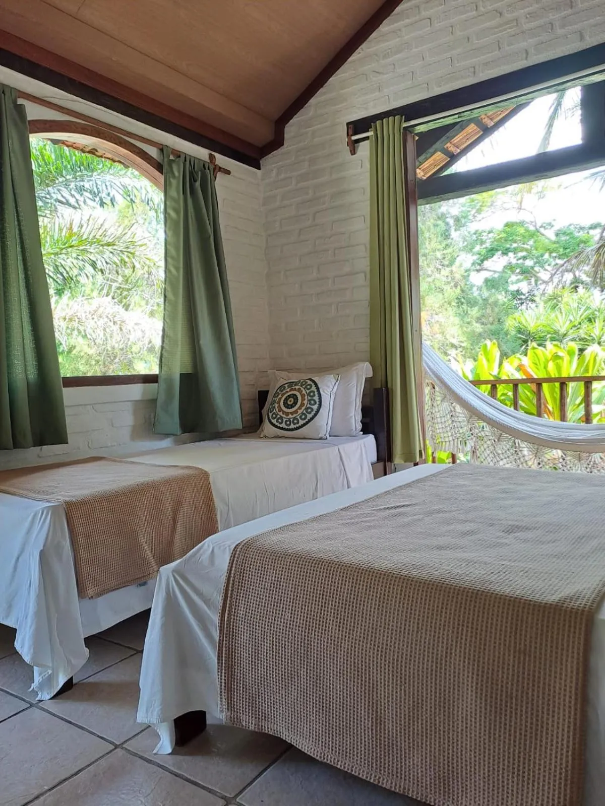 Photo of the whole room, Bed in Pousada Atlântida