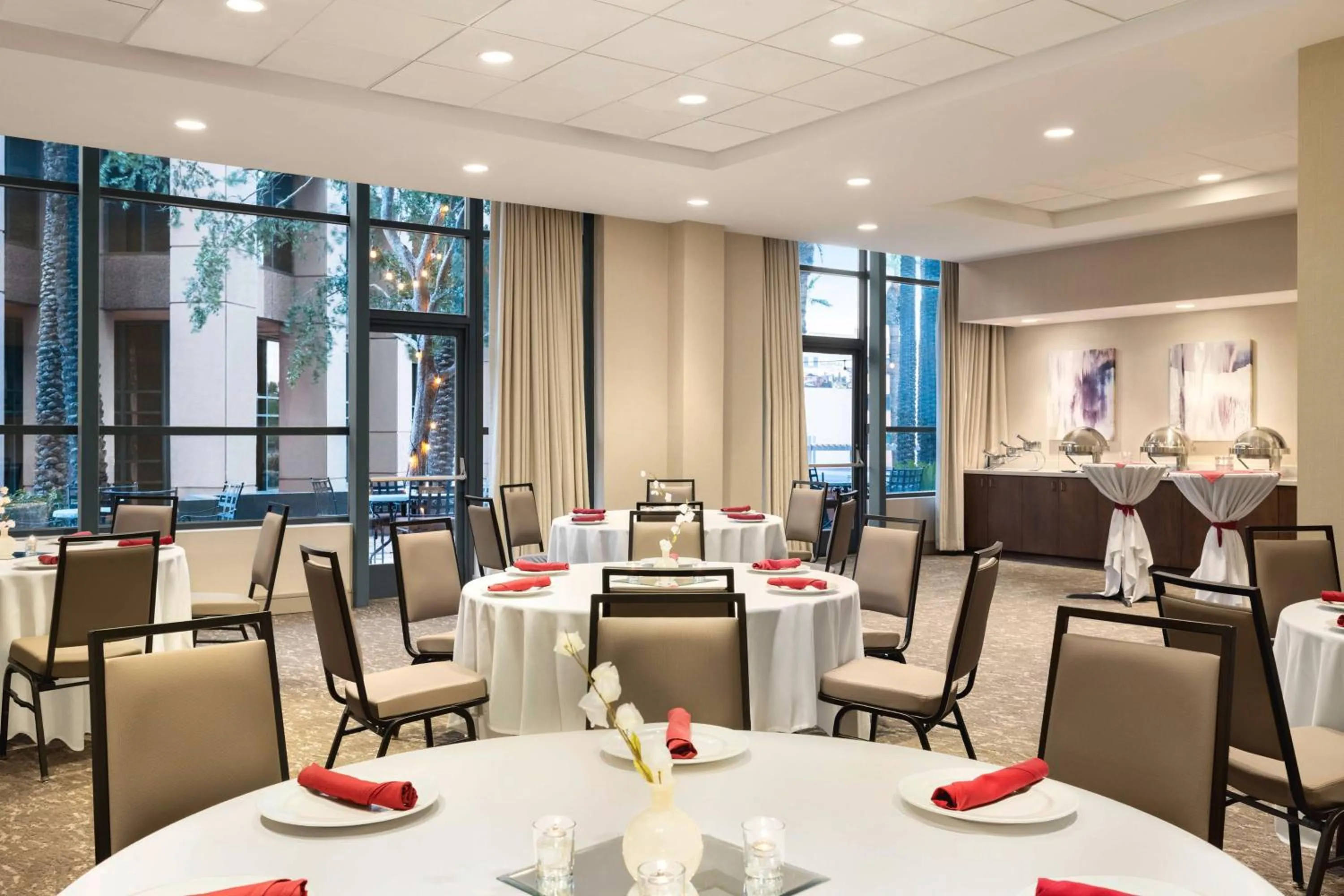 Meeting/conference room in Embassy Suites by Hilton Phoenix Downtown North