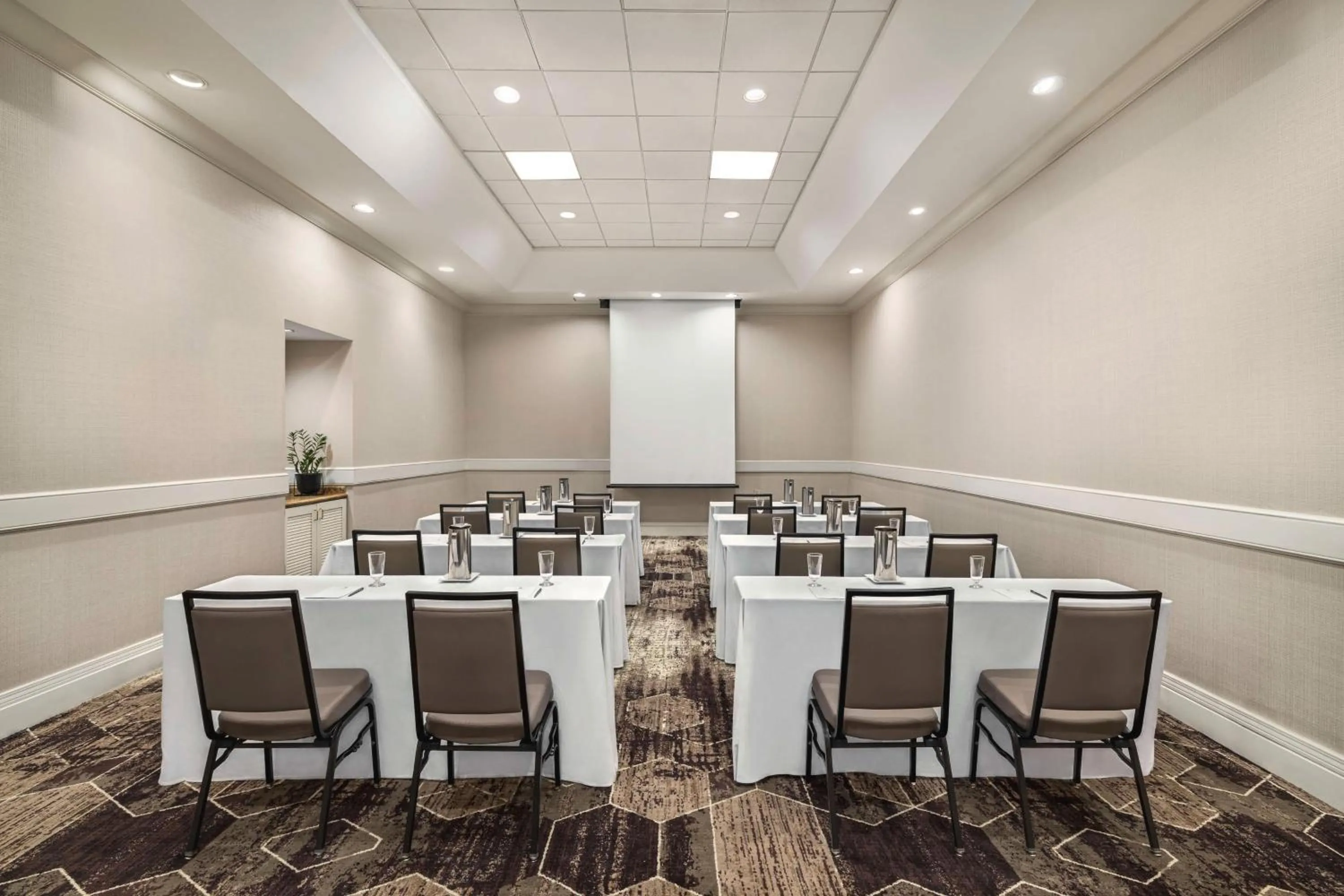 Meeting/conference room in Embassy Suites by Hilton Phoenix Downtown North