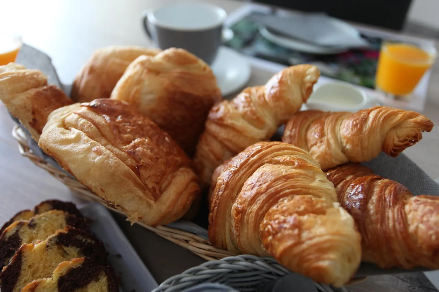 Continental breakfast in le chat botté77