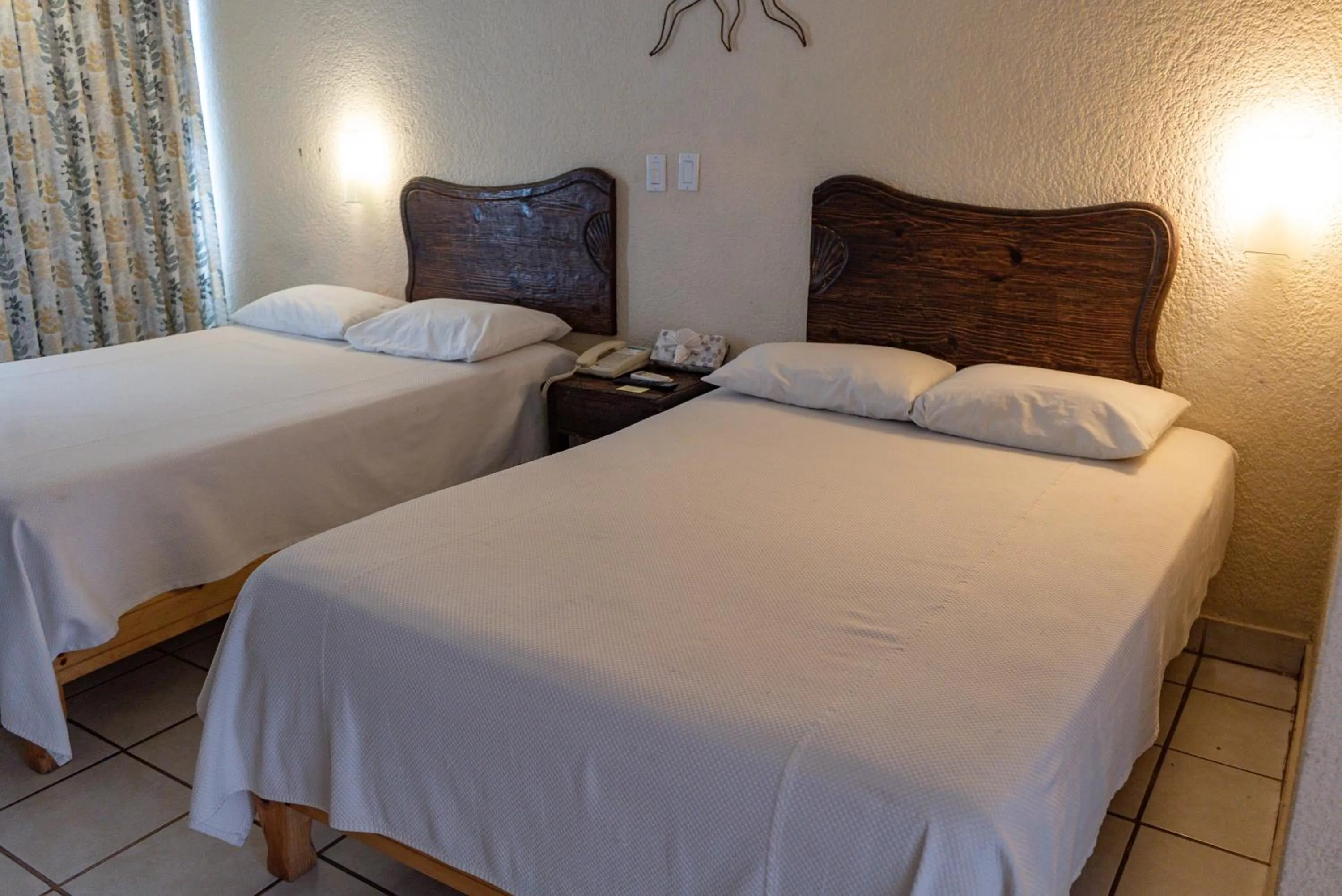 Bedroom, Bed in La Concha Beach Hotel & Club