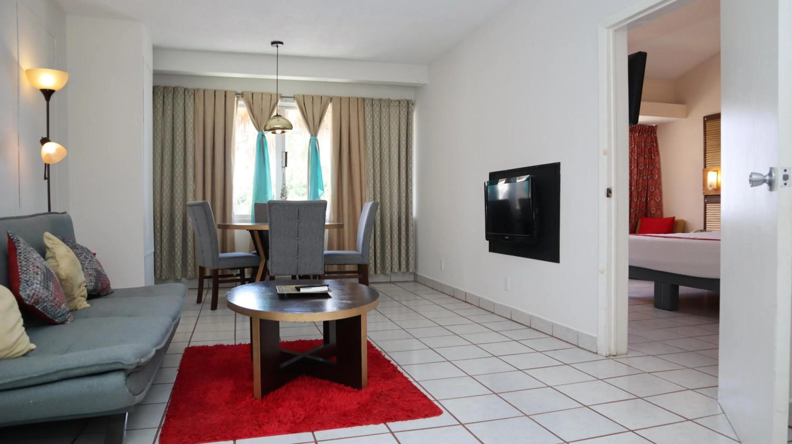 Living room in La Concha Beach Hotel & Club