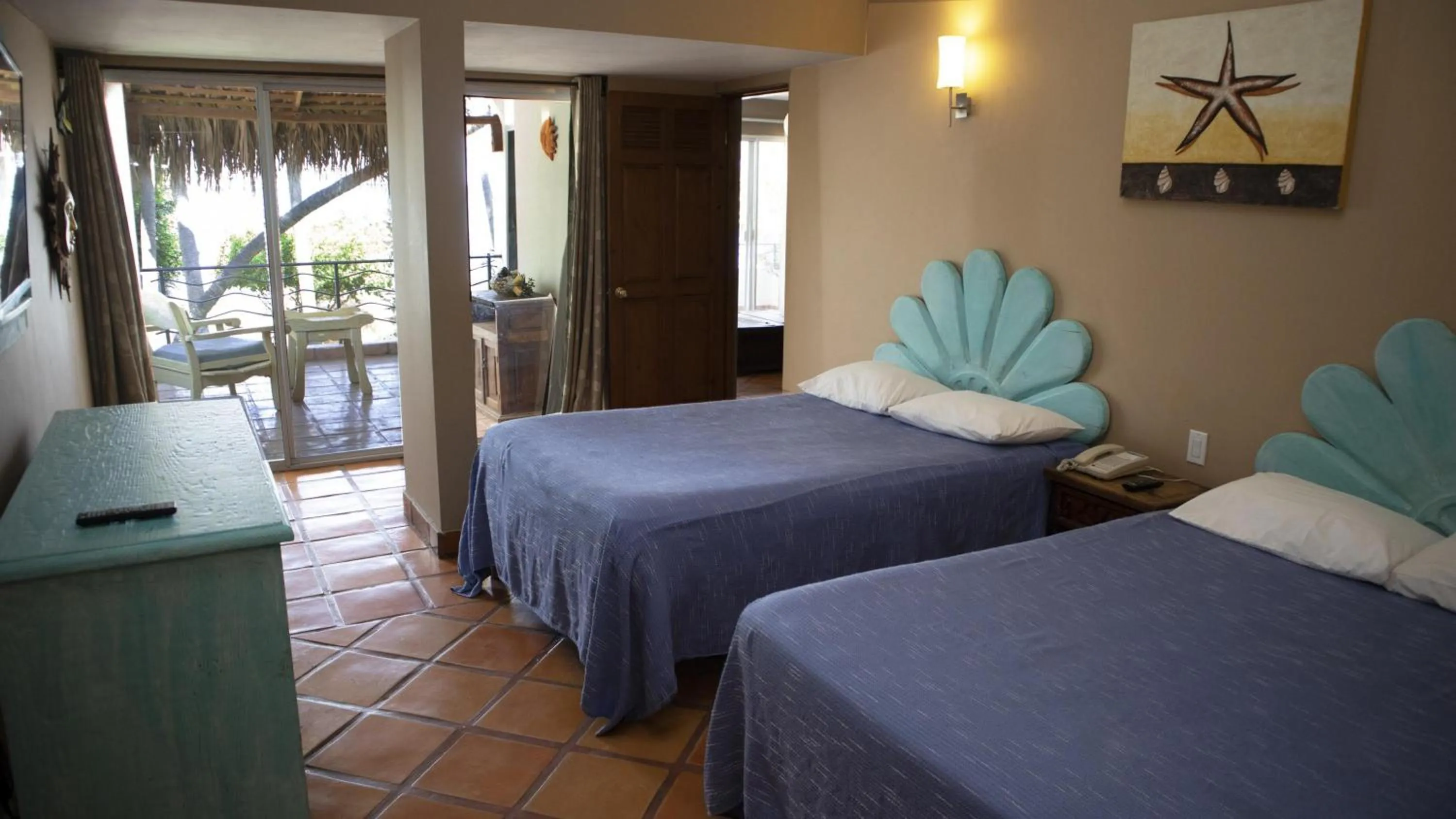 Photo of the whole room, Bed in La Concha Beach Hotel & Club