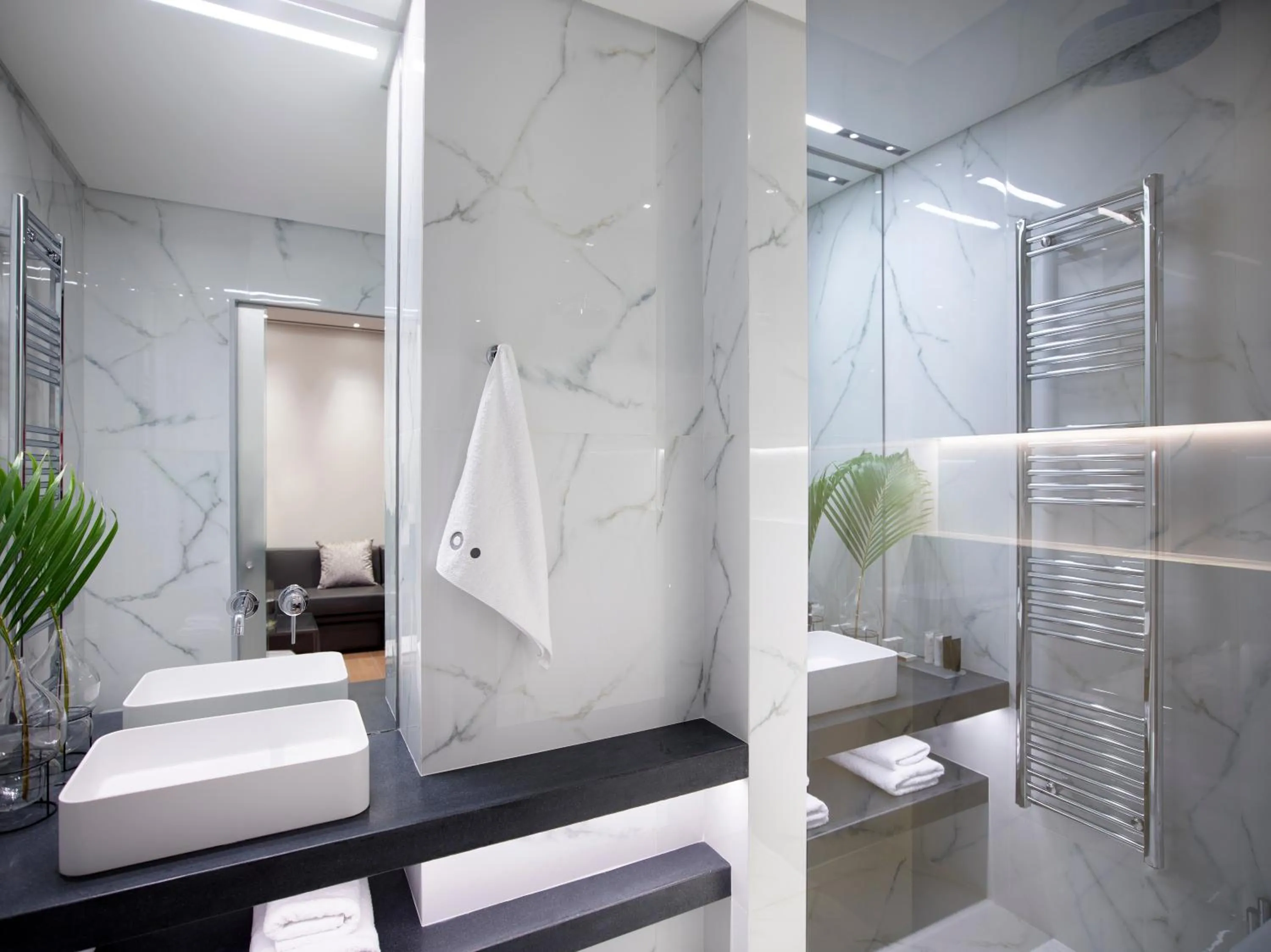 Shower in Athens Ikon