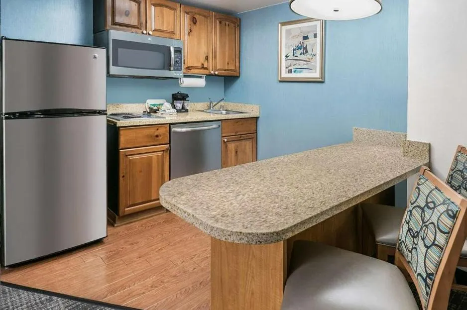 Kitchen or kitchenette in MainStay Suites Phoenix North