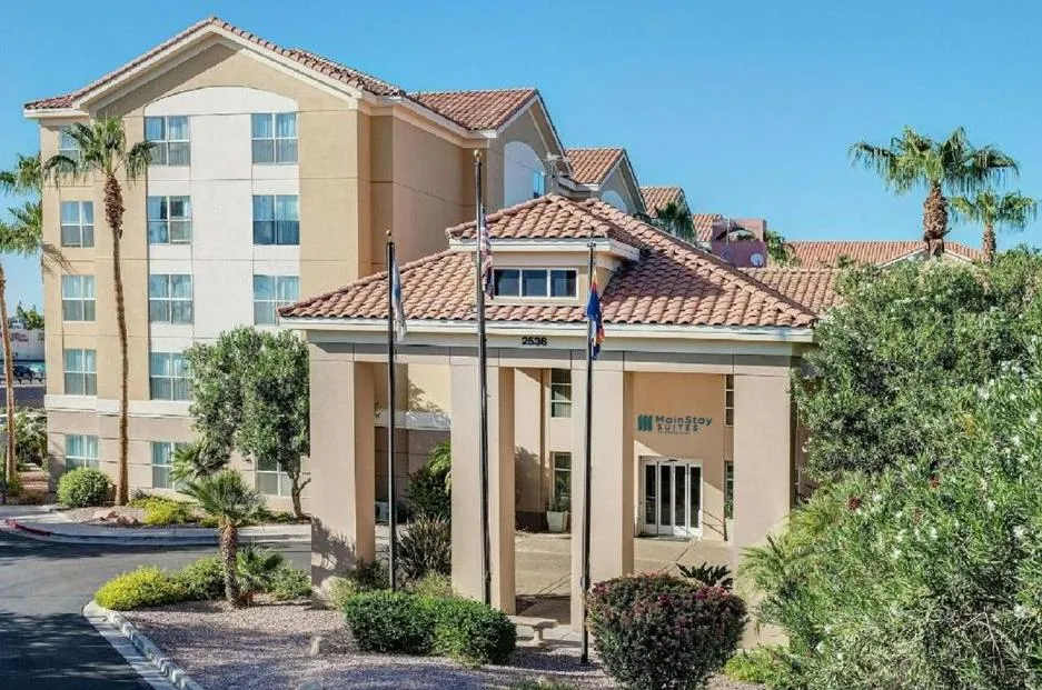 Property building in MainStay Suites Phoenix North