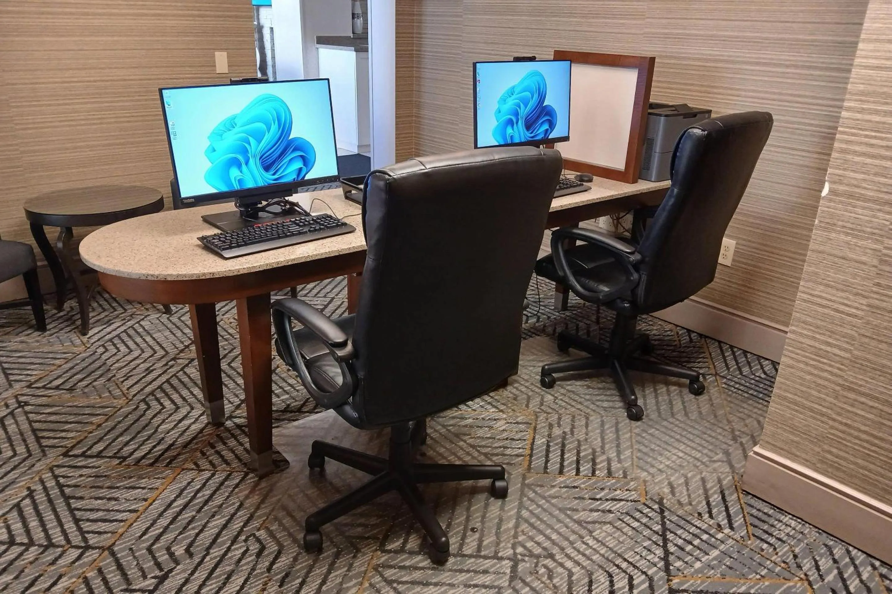 Business facilities in MainStay Suites Phoenix North