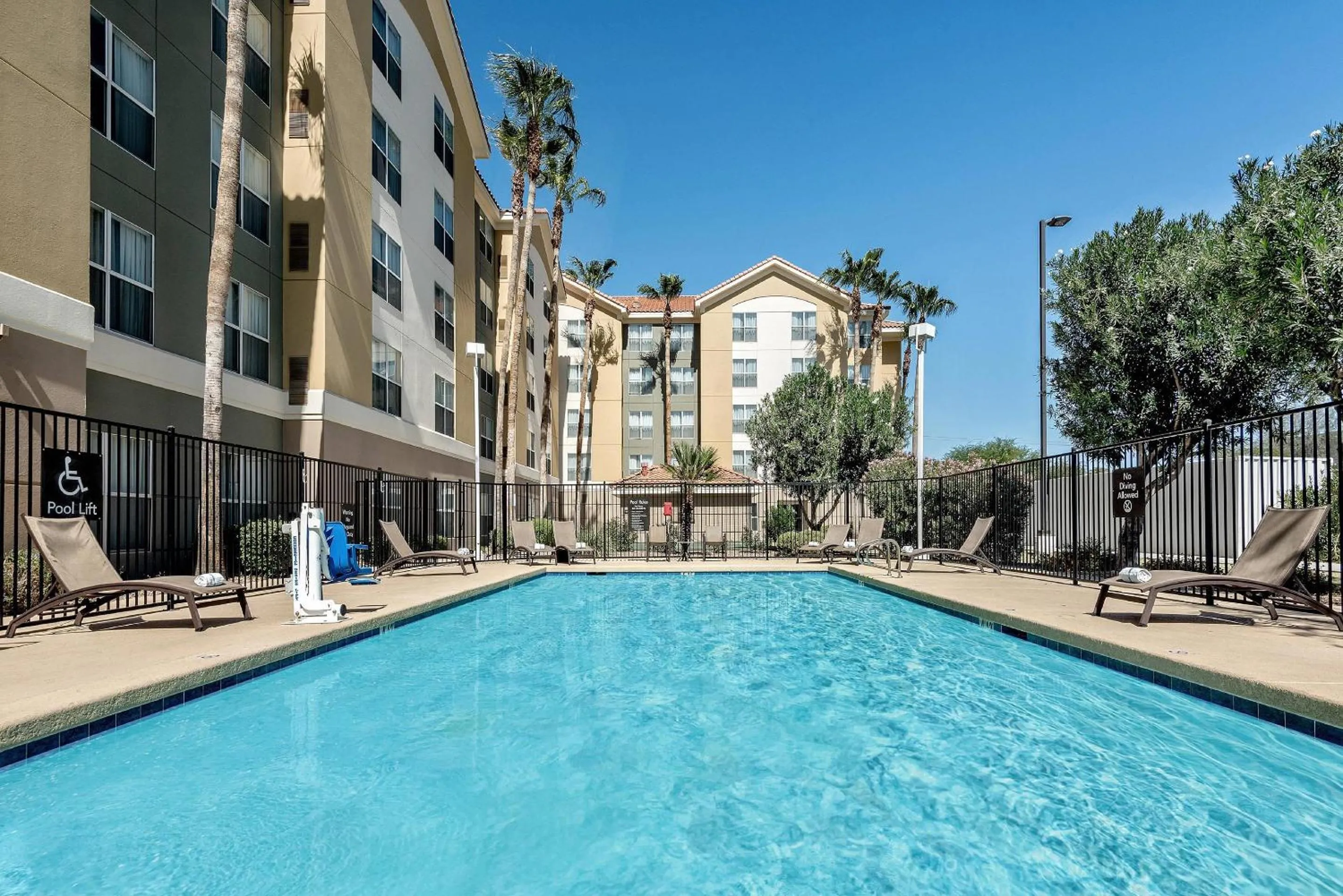 Swimming pool in MainStay Suites Phoenix North
