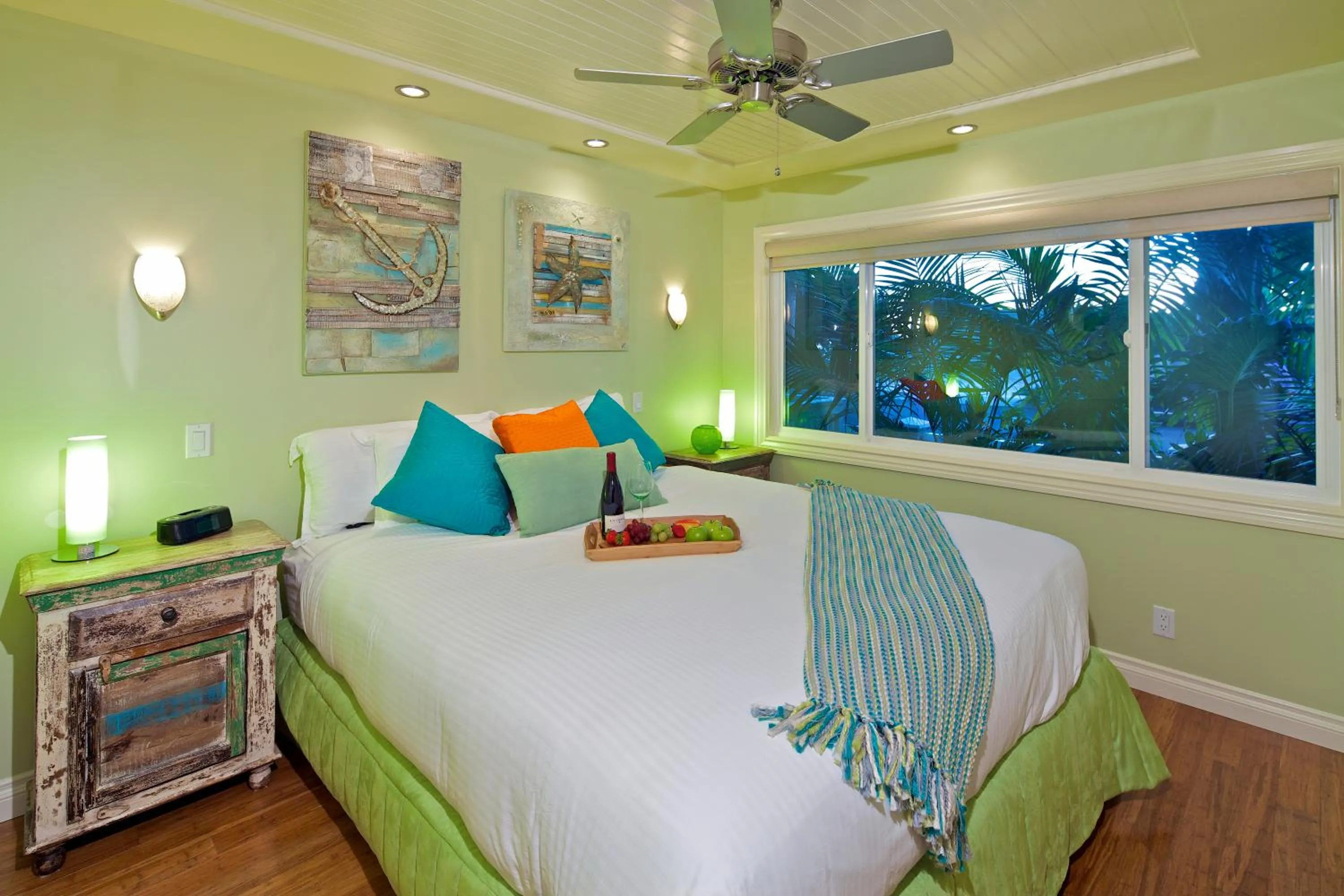 Bed in Ocean Palms Beach Resort