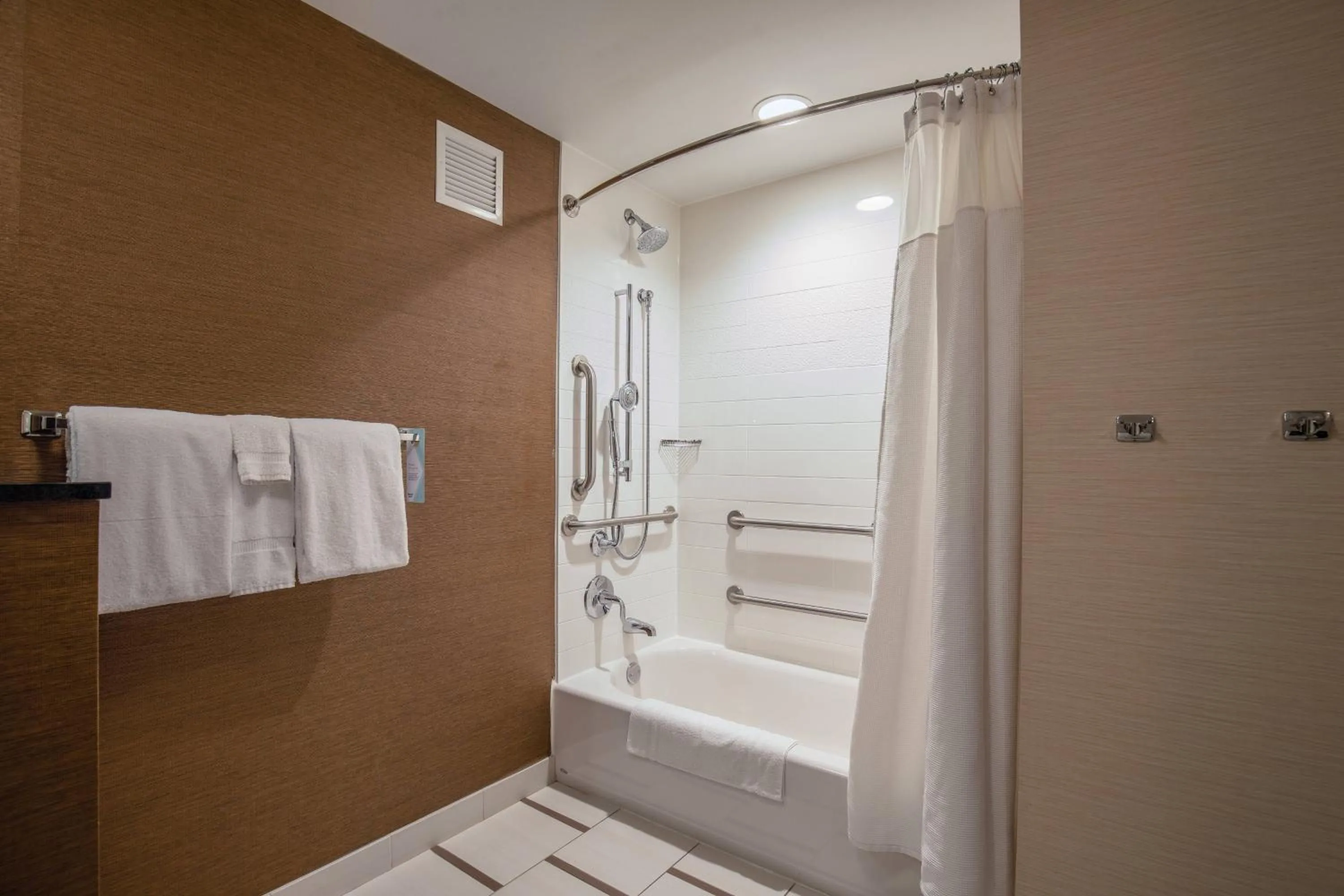 Bathroom in Fairfield Inn and Suites Chicago Downtown-River North