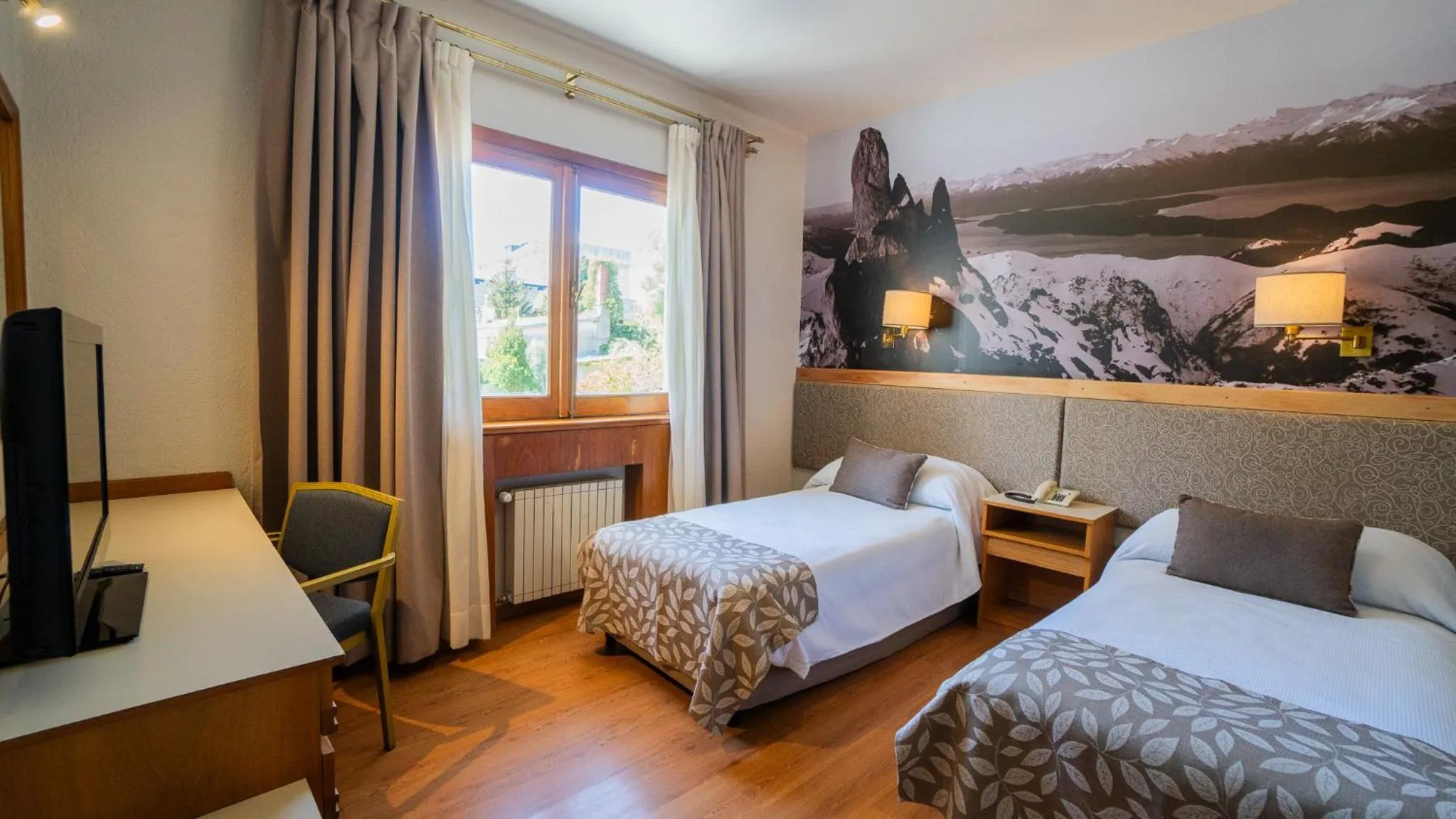 Bedroom, Bed in Hotel Tres Reyes