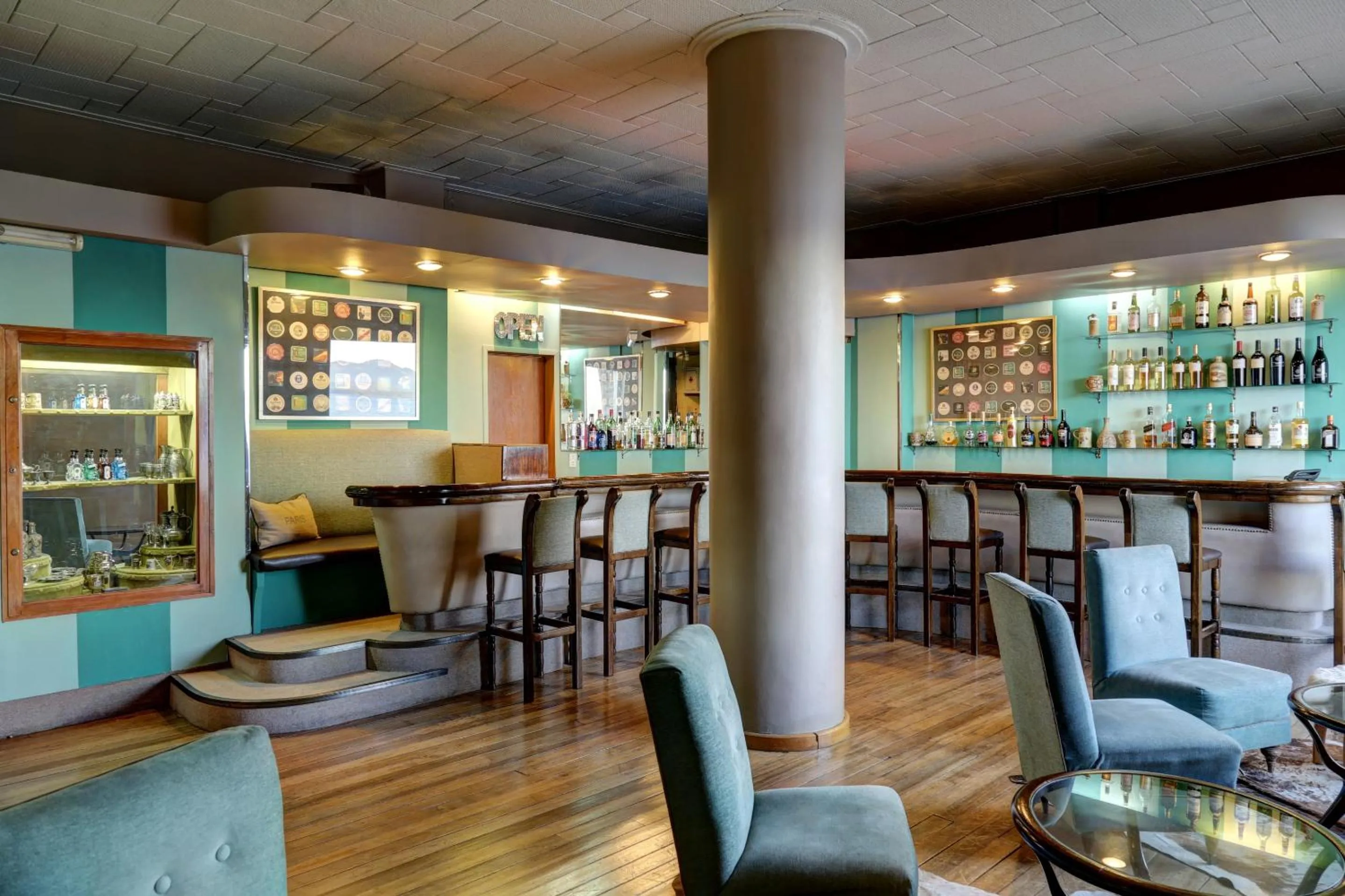 Lounge or bar in Hotel Tres Reyes