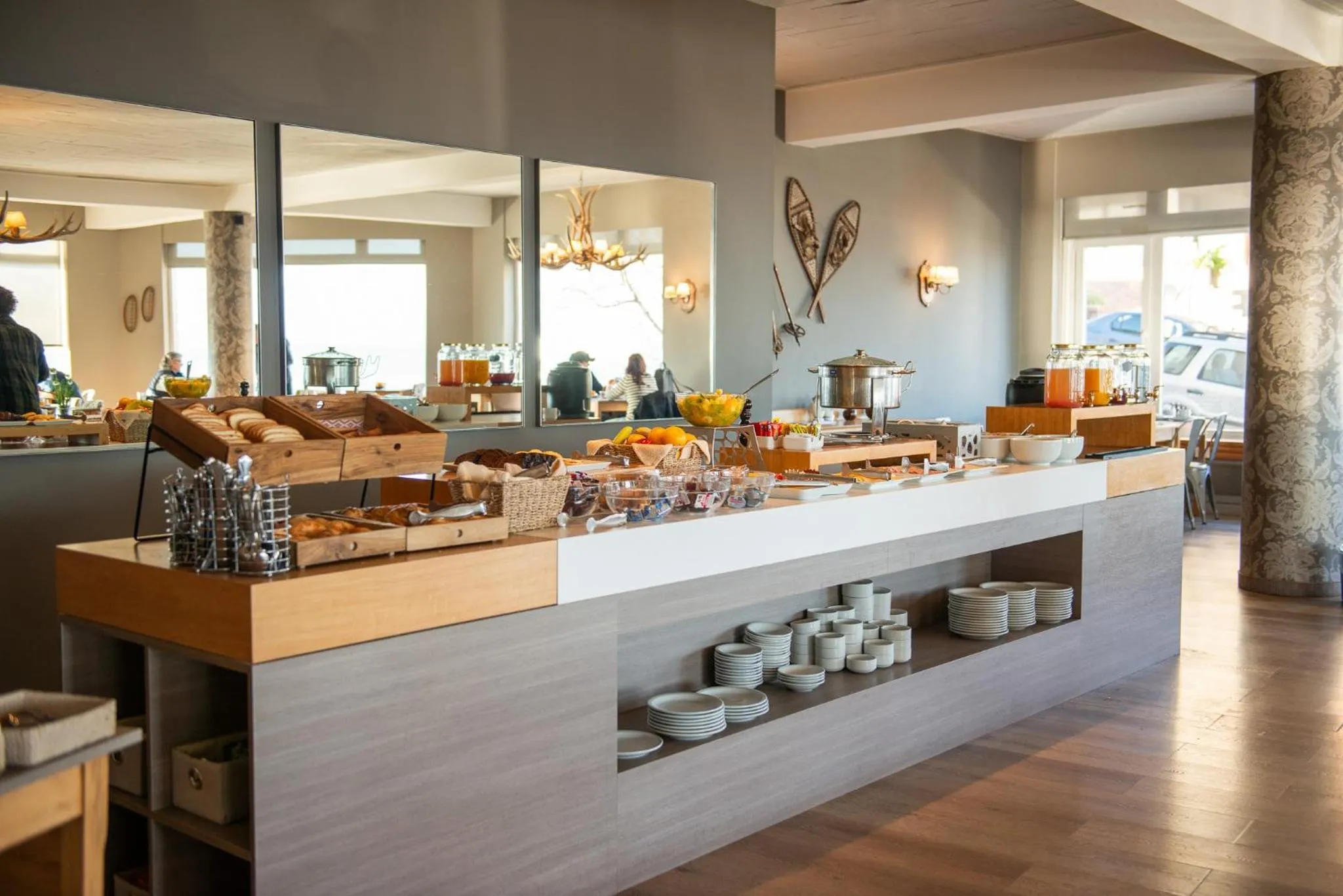 Buffet breakfast in Hotel Tres Reyes