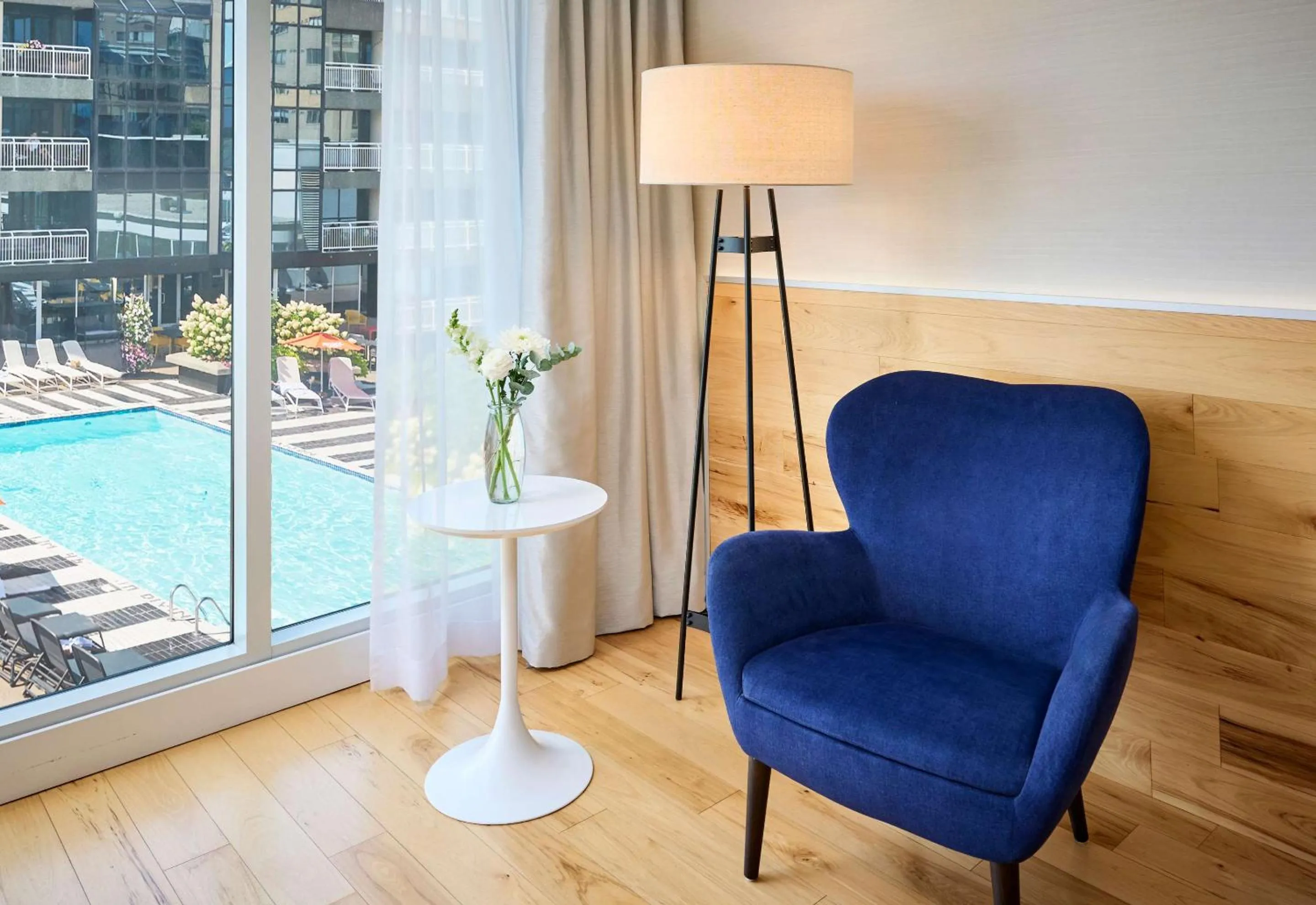 Bedroom in Radisson Blu Toronto Downtown