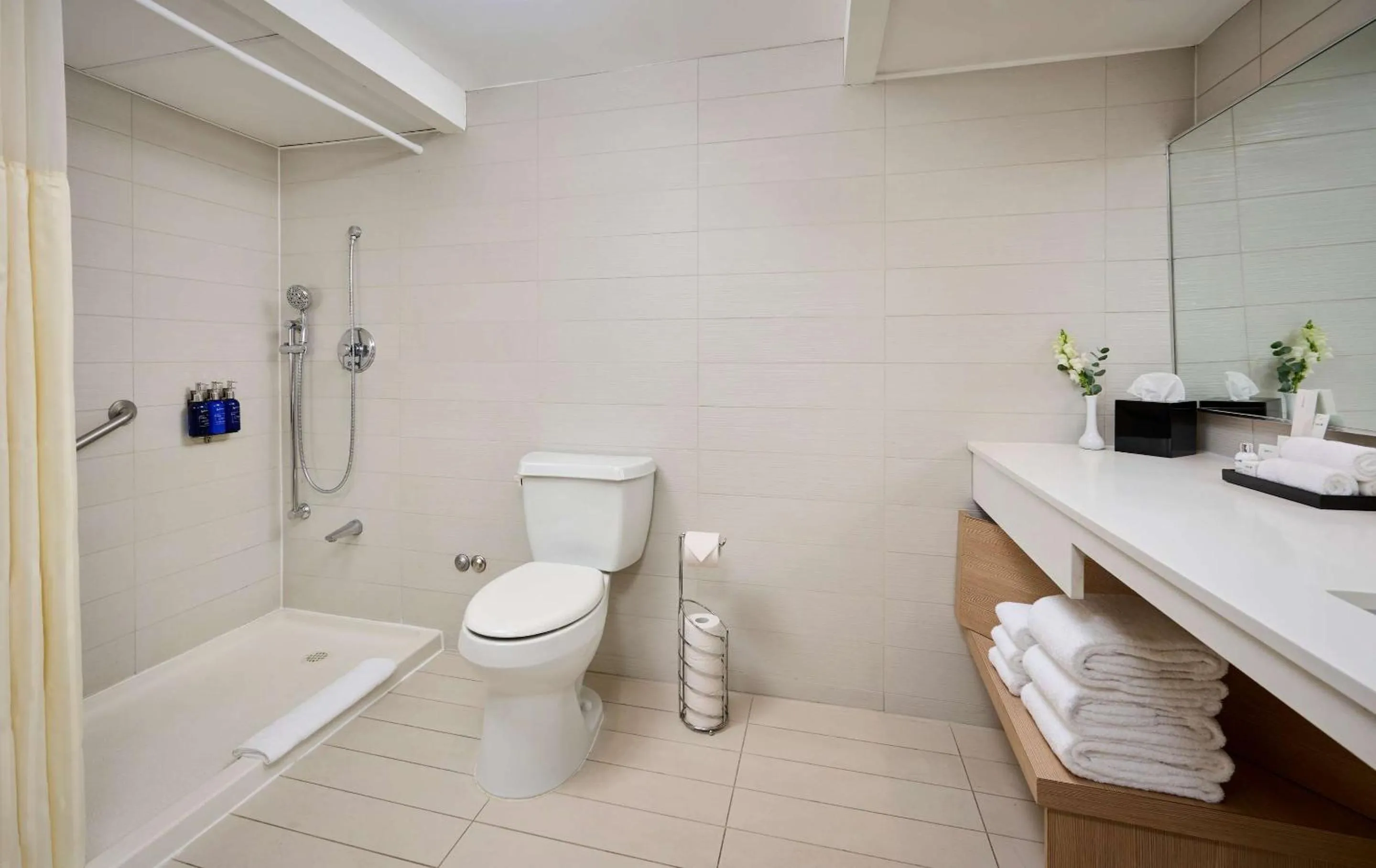 Bedroom in Radisson Blu Toronto Downtown