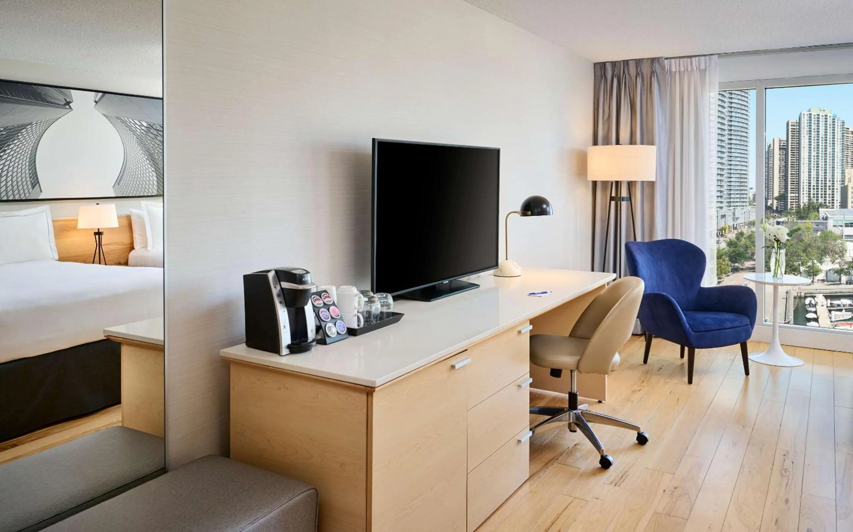 Bedroom in Radisson Blu Toronto Downtown