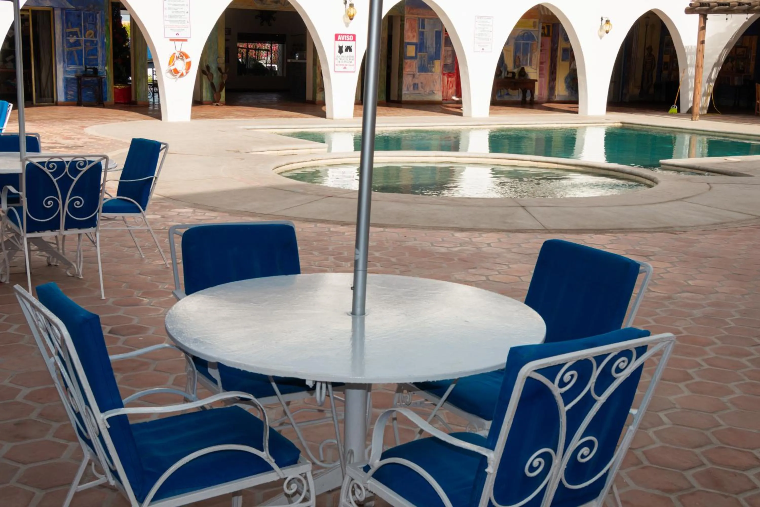 Swimming pool in Hotel Hacienda Bugambilias La Paz
