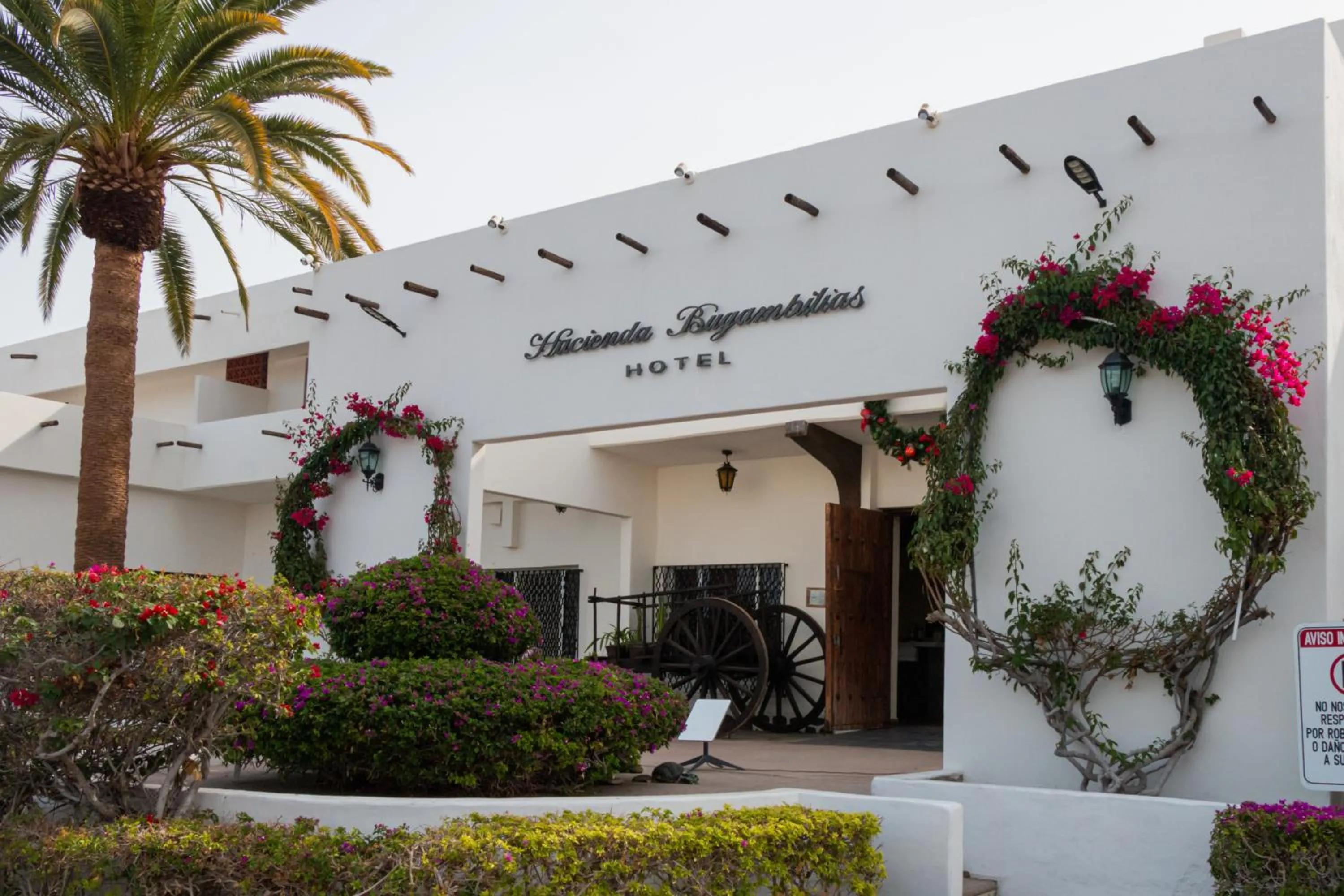 Property building in Hotel Hacienda Bugambilias La Paz