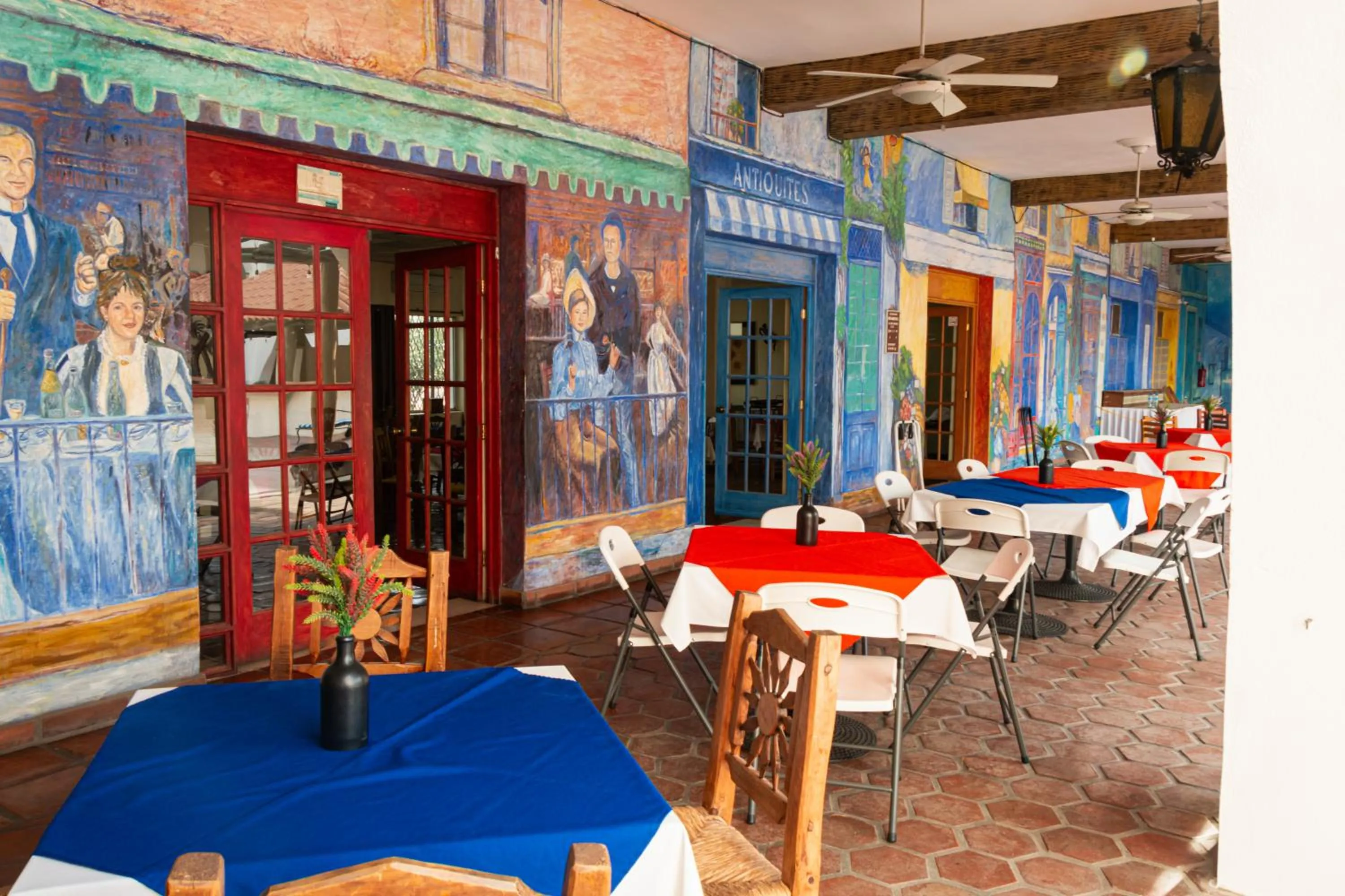 Restaurant/places to eat in Hotel Hacienda Bugambilias La Paz