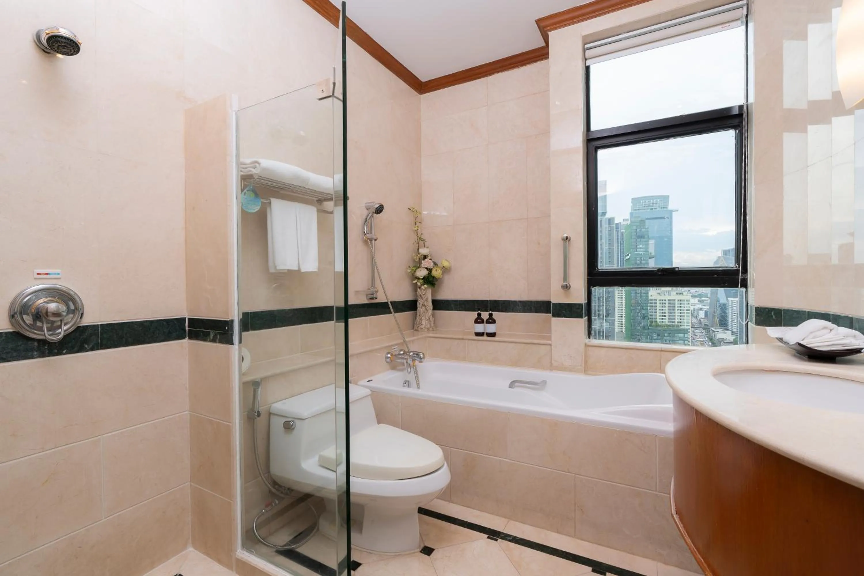 Bathroom in Grand Diamond Suites Hotel