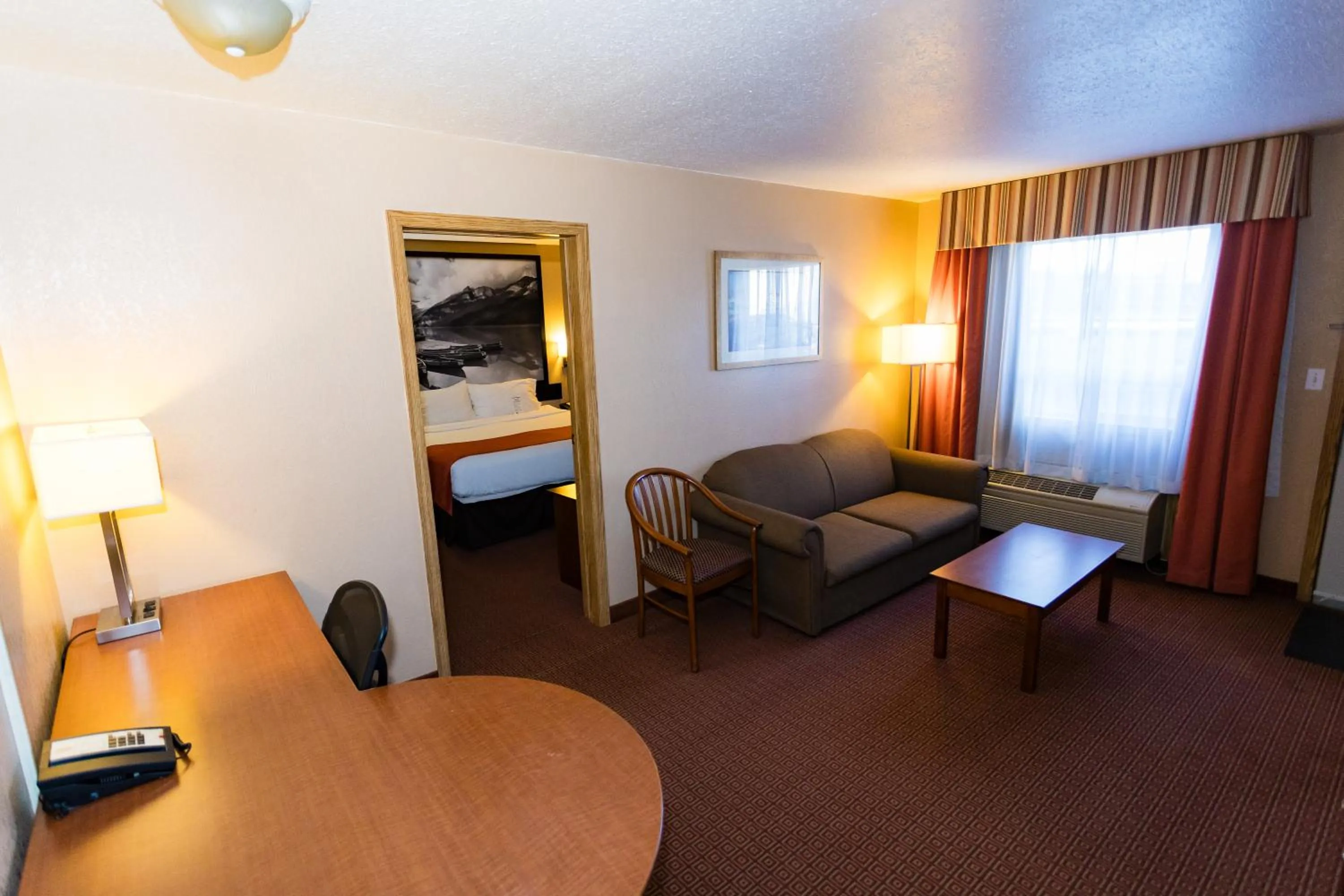 Super 8 by Wyndham Drayton Valley