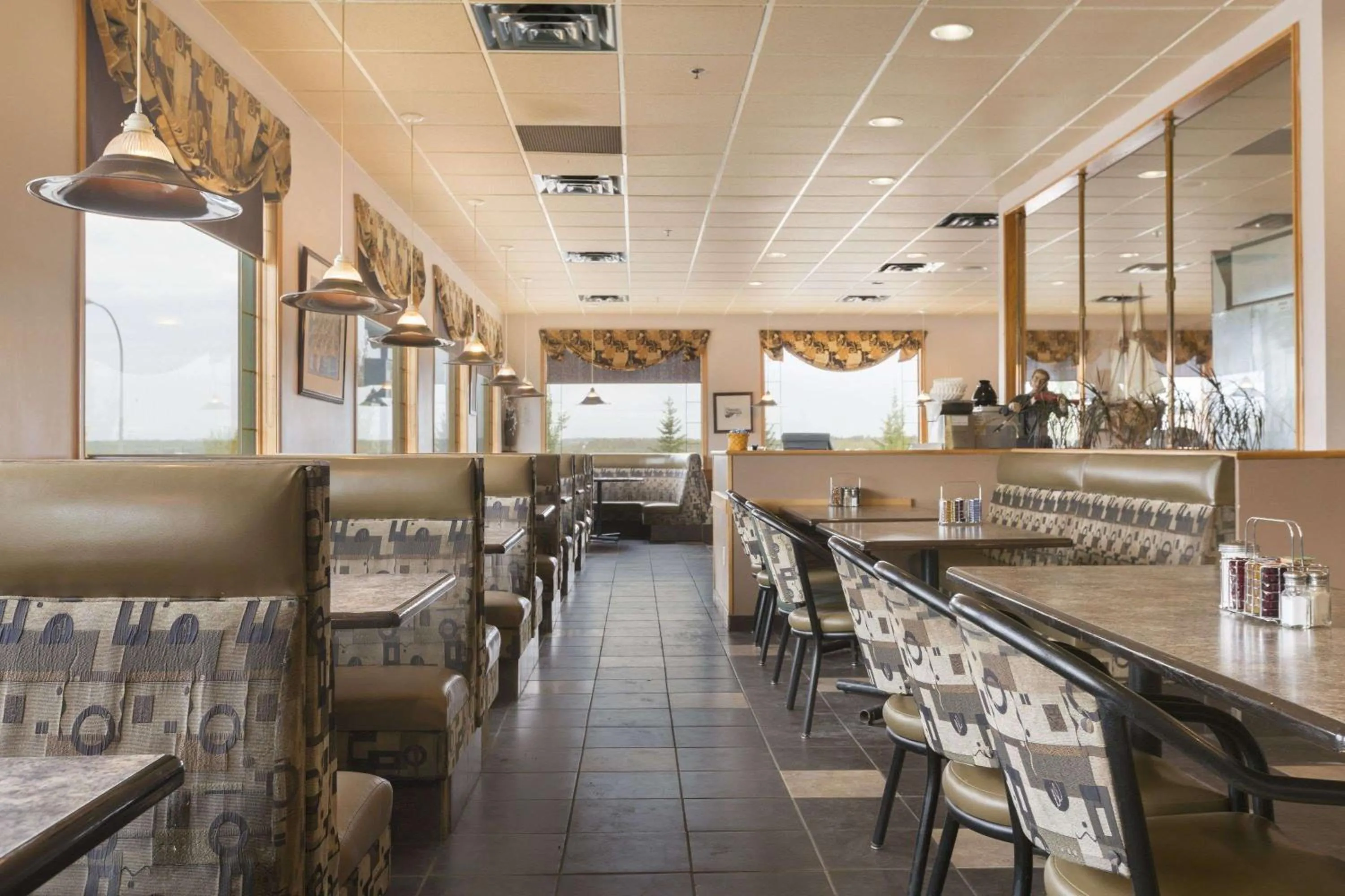 Restaurant/places to eat in Super 8 by Wyndham Drayton Valley