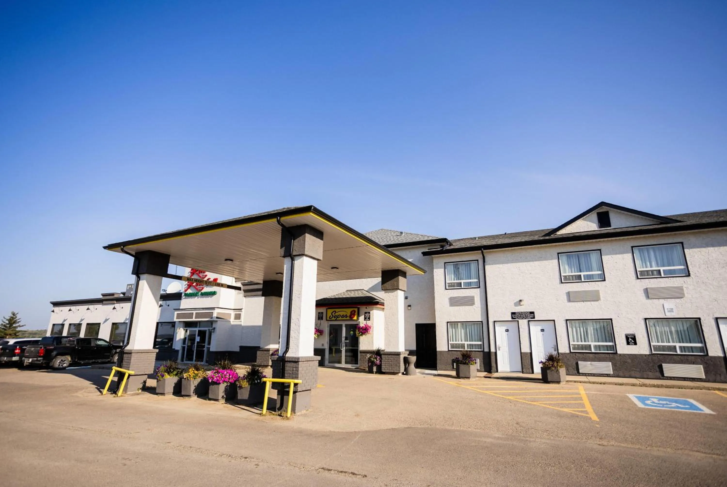 Property building in Super 8 by Wyndham Drayton Valley