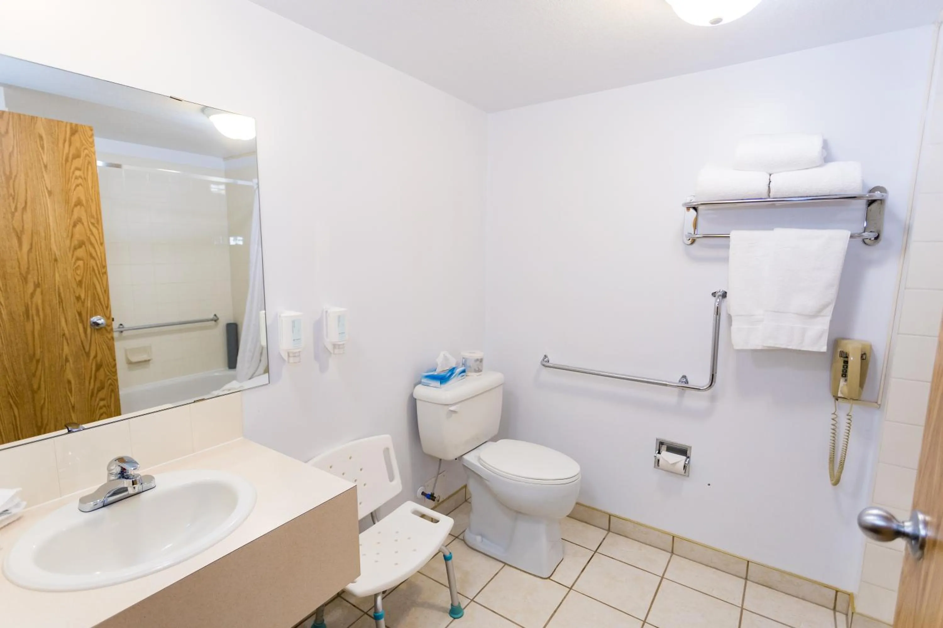 Bathroom in Super 8 by Wyndham Drayton Valley