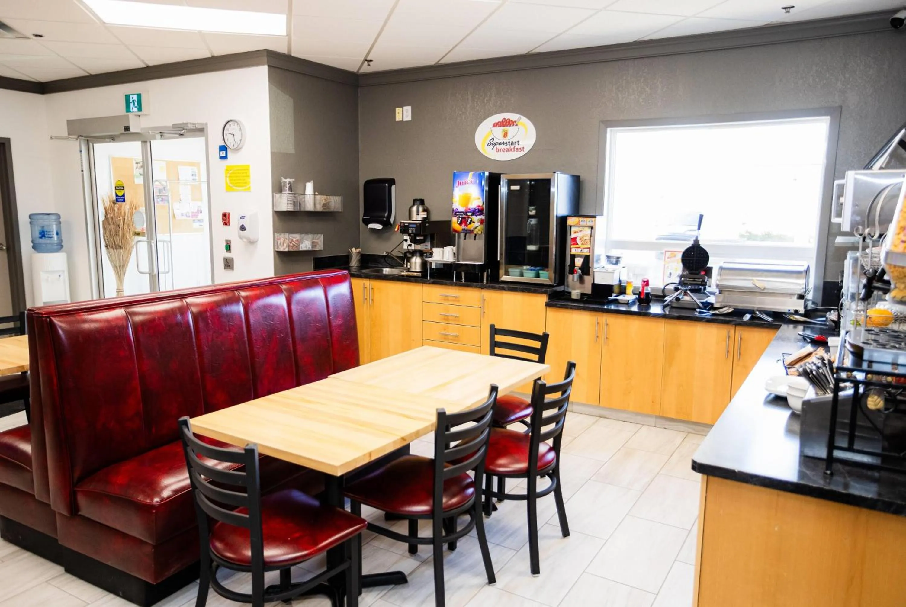 Restaurant/places to eat in Super 8 by Wyndham Drayton Valley