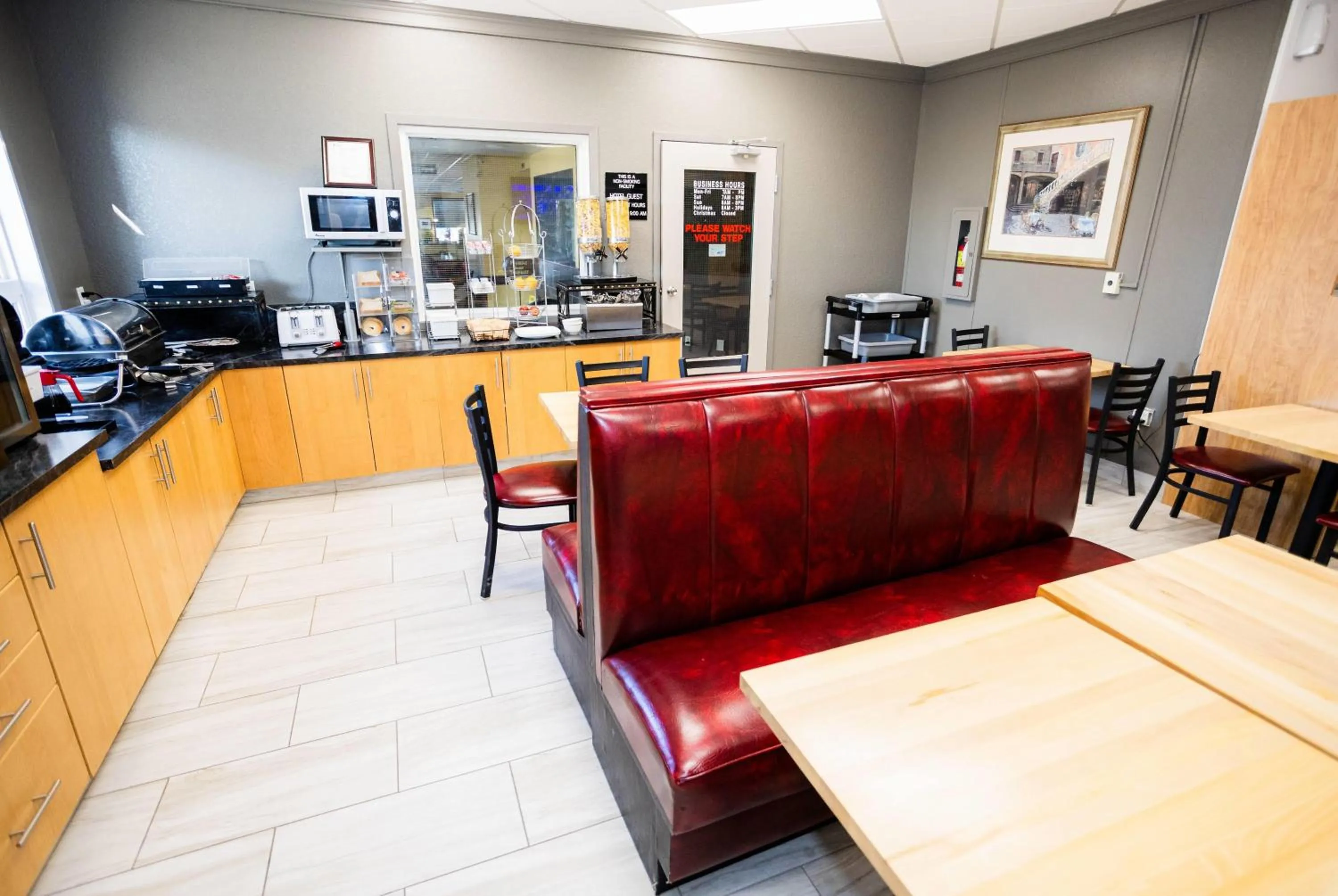 Restaurant/places to eat in Super 8 by Wyndham Drayton Valley