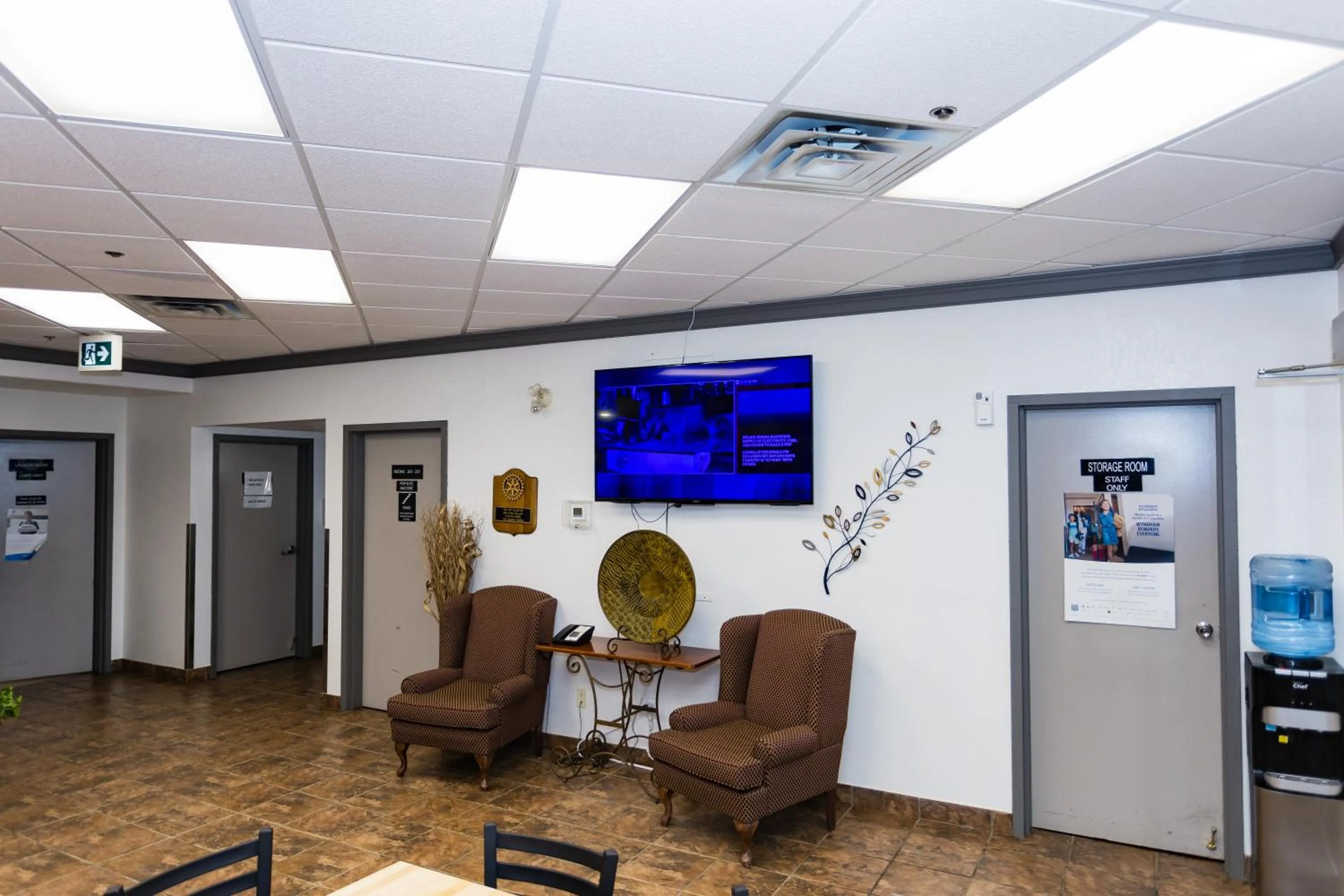 Seating area in Super 8 by Wyndham Drayton Valley