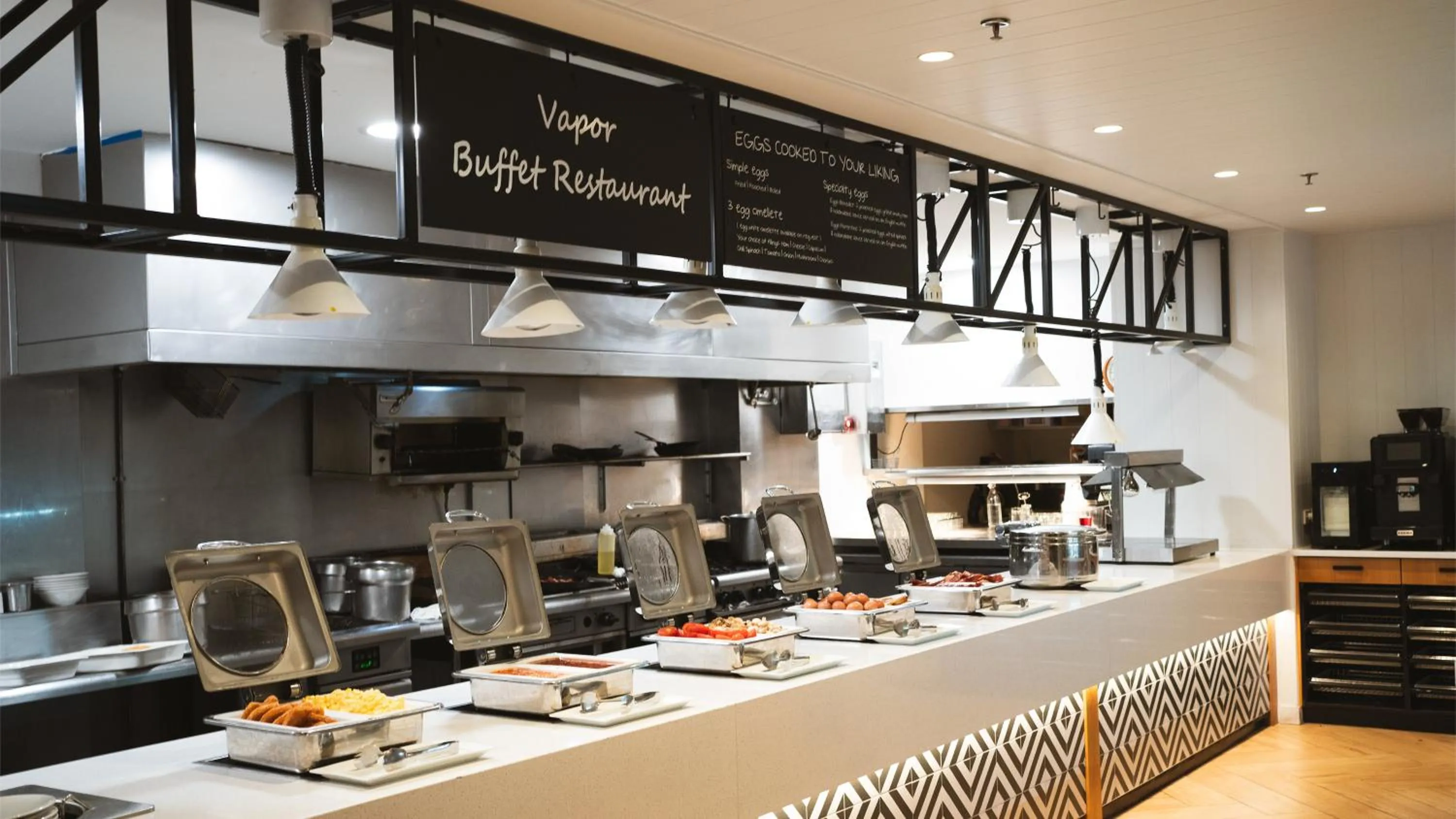 Breakfast in Holiday Inn Auckland Airport by IHG