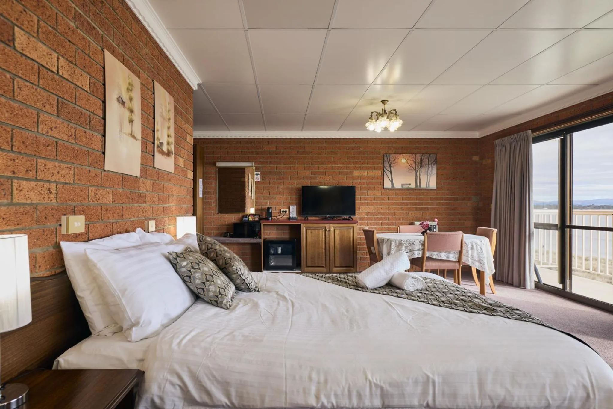 Bed in The Waterloo Hotel