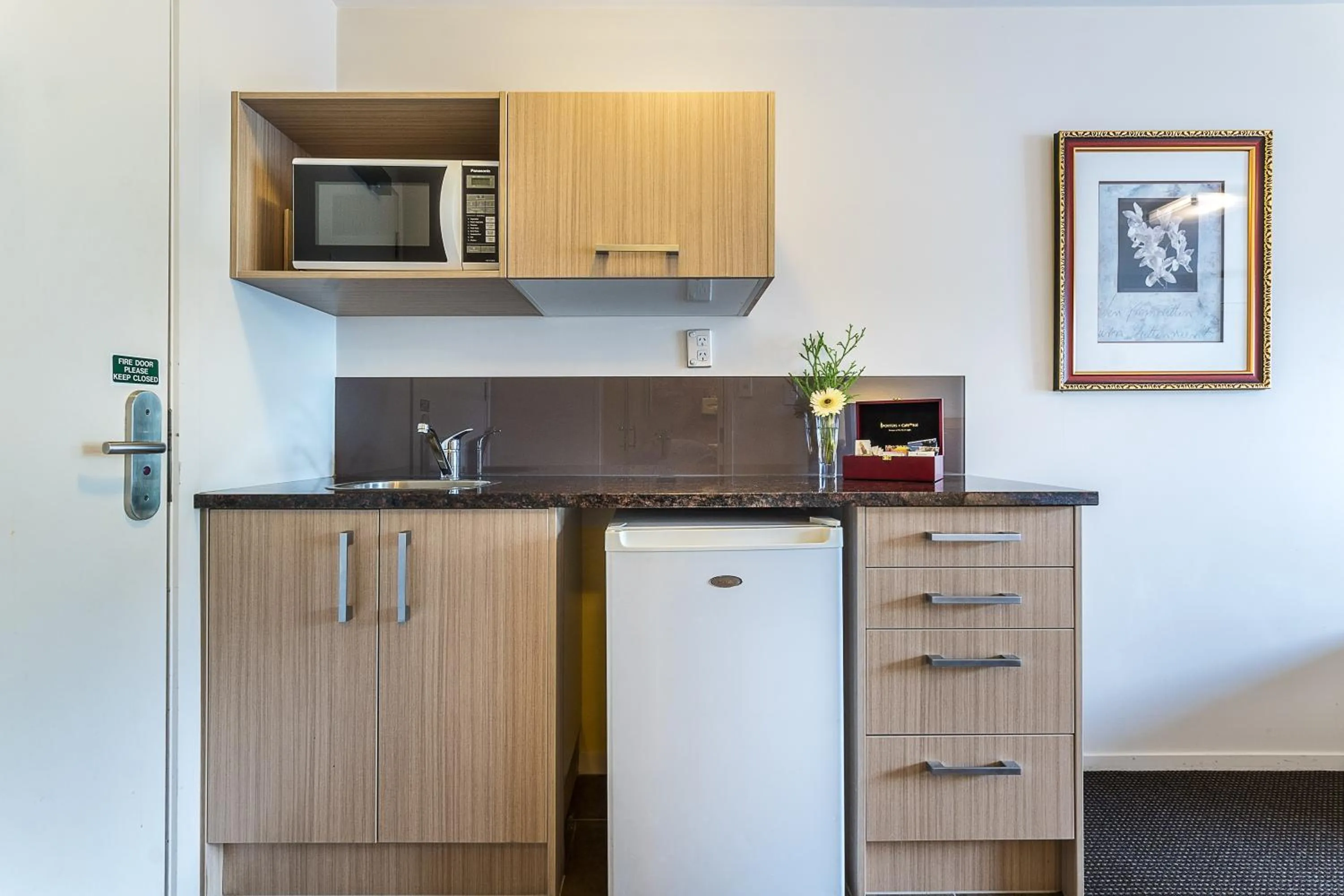 Kitchen or kitchenette in Best Western Newmarket Inn & Suites