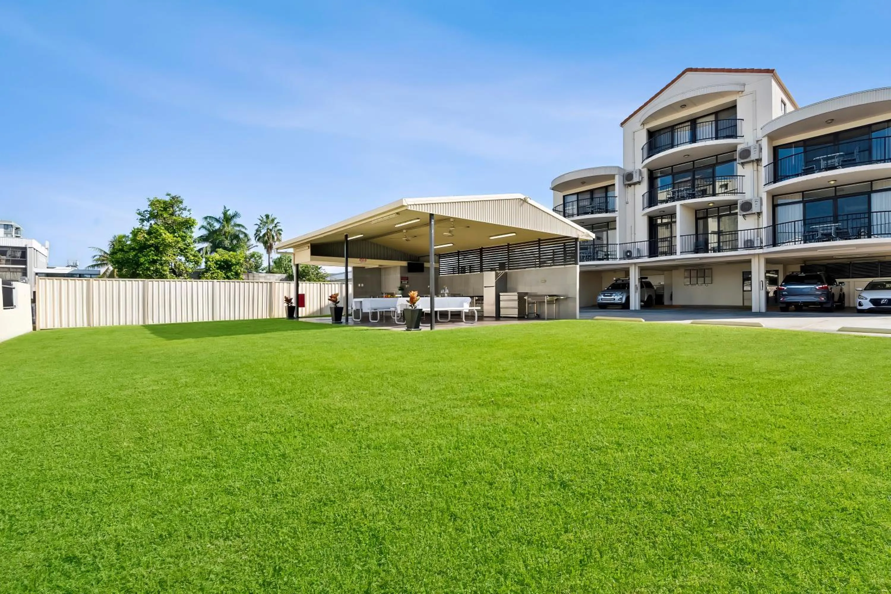 BBQ facilities in Cityville Apartments & Motel