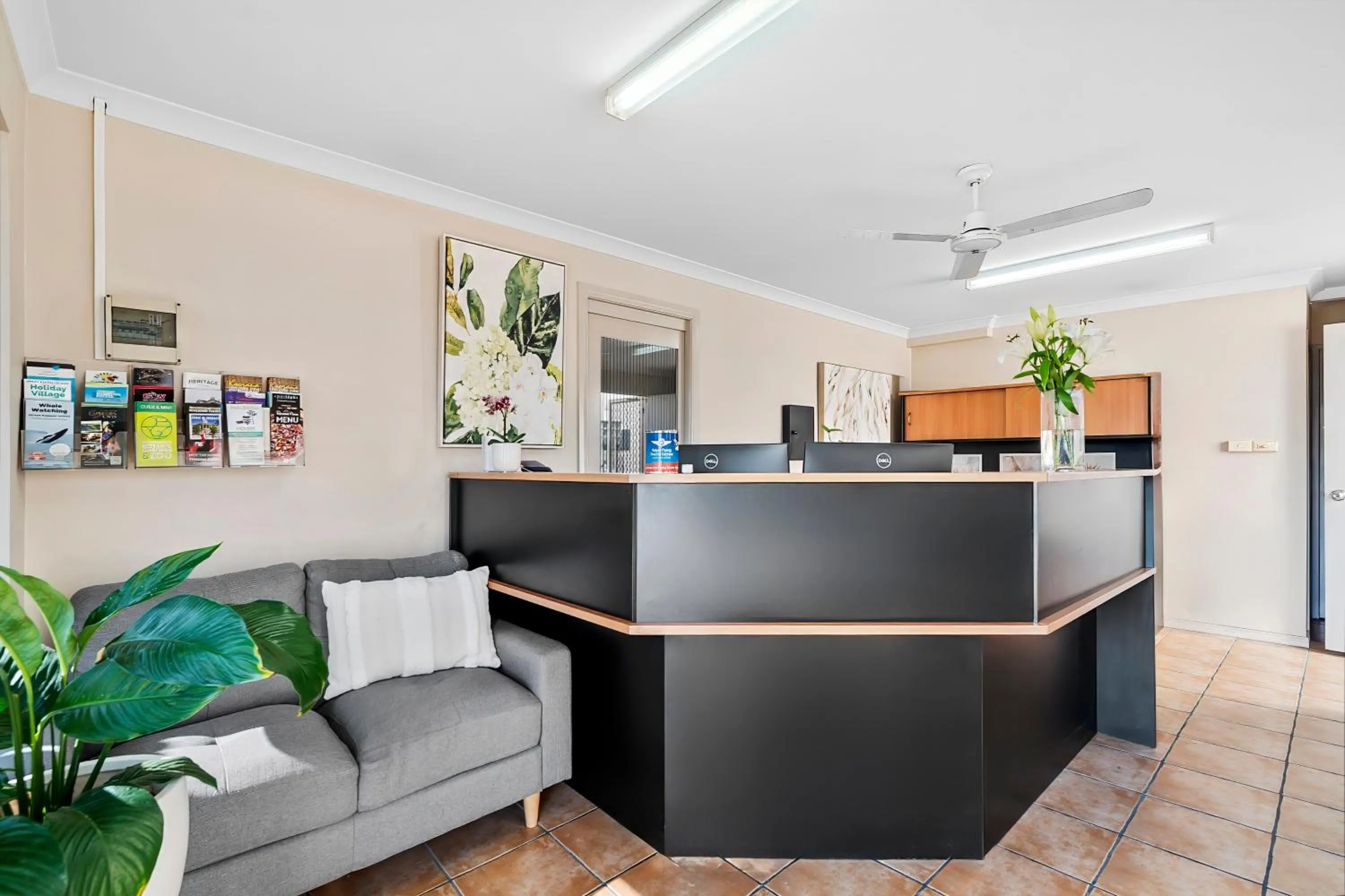 Lobby or reception in Cityville Apartments & Motel