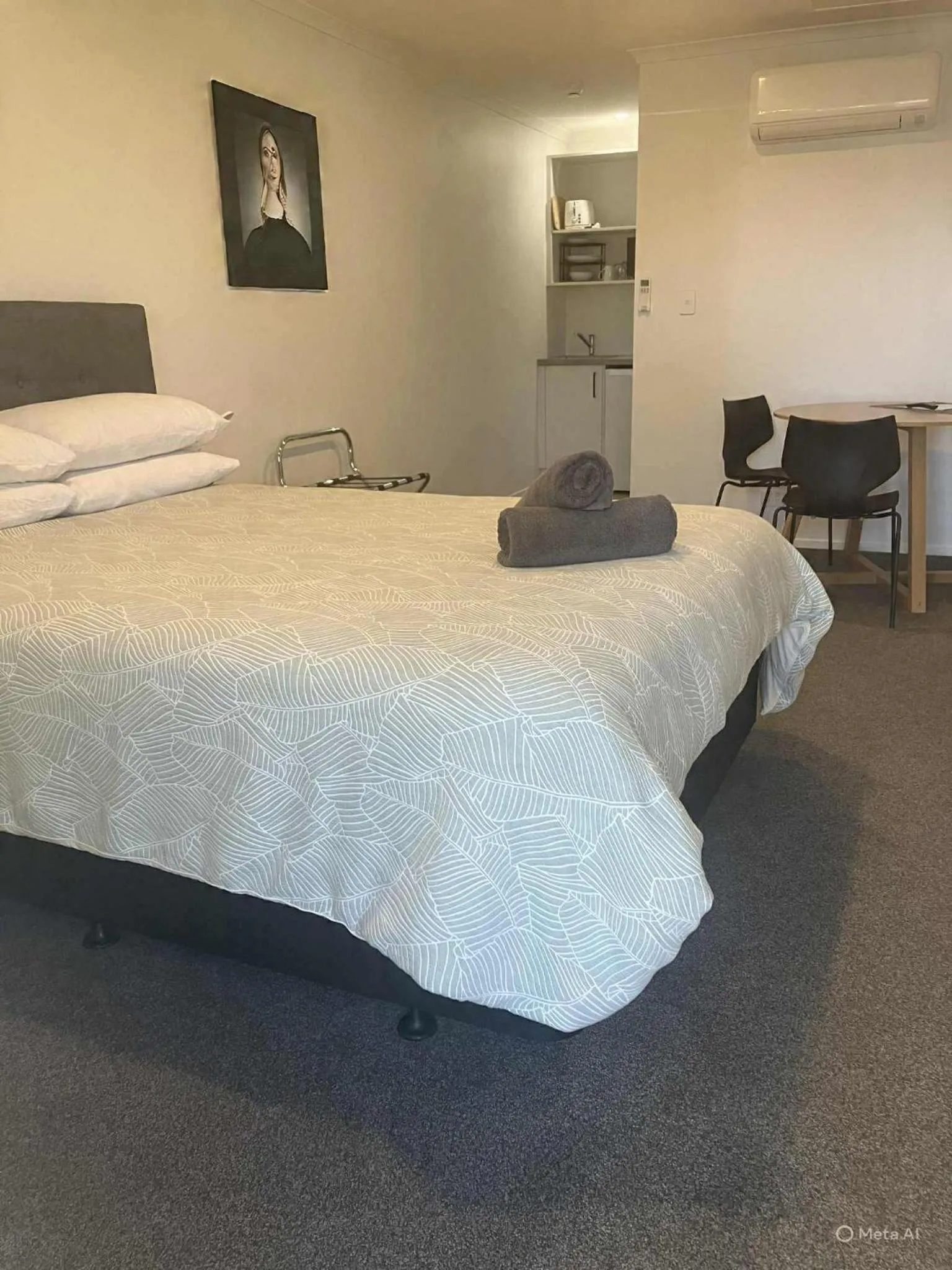 Bed in Tripinn Modern Motels & Affordable Accommodation