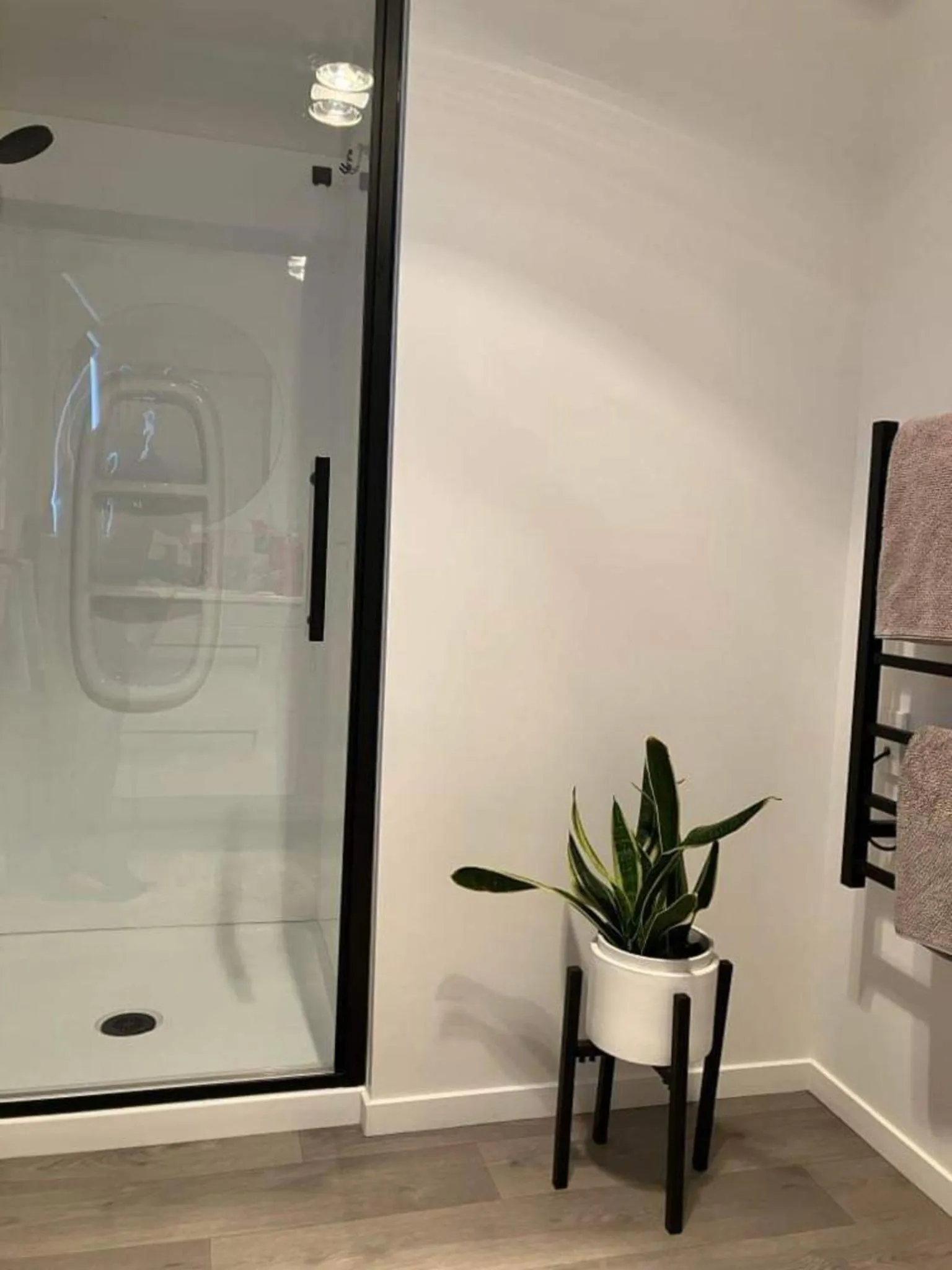 Public Bath in Tripinn Modern Motels & Affordable Accommodation