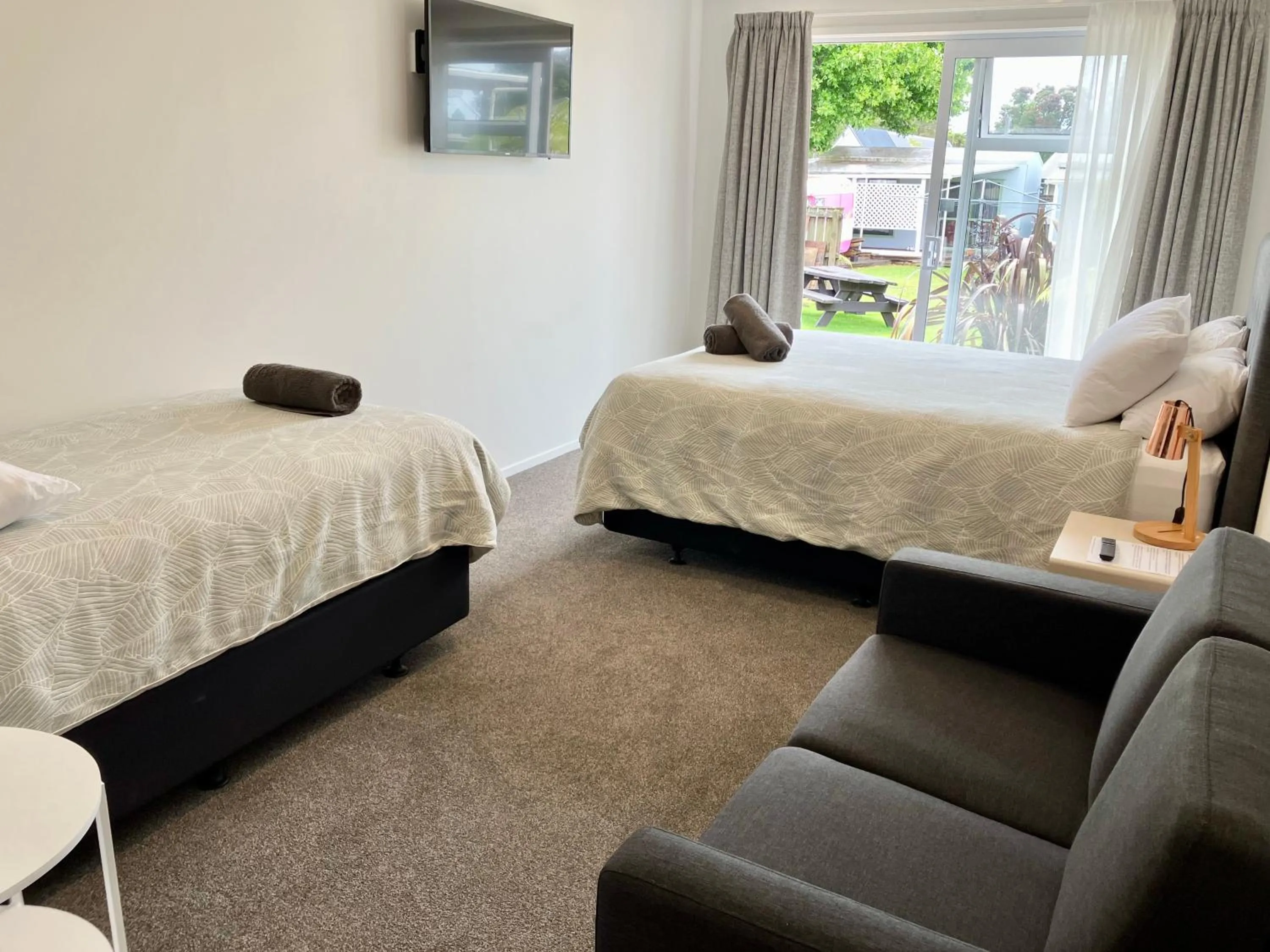 Bedroom, Bed in Tripinn Modern Motels & Affordable Accommodation
