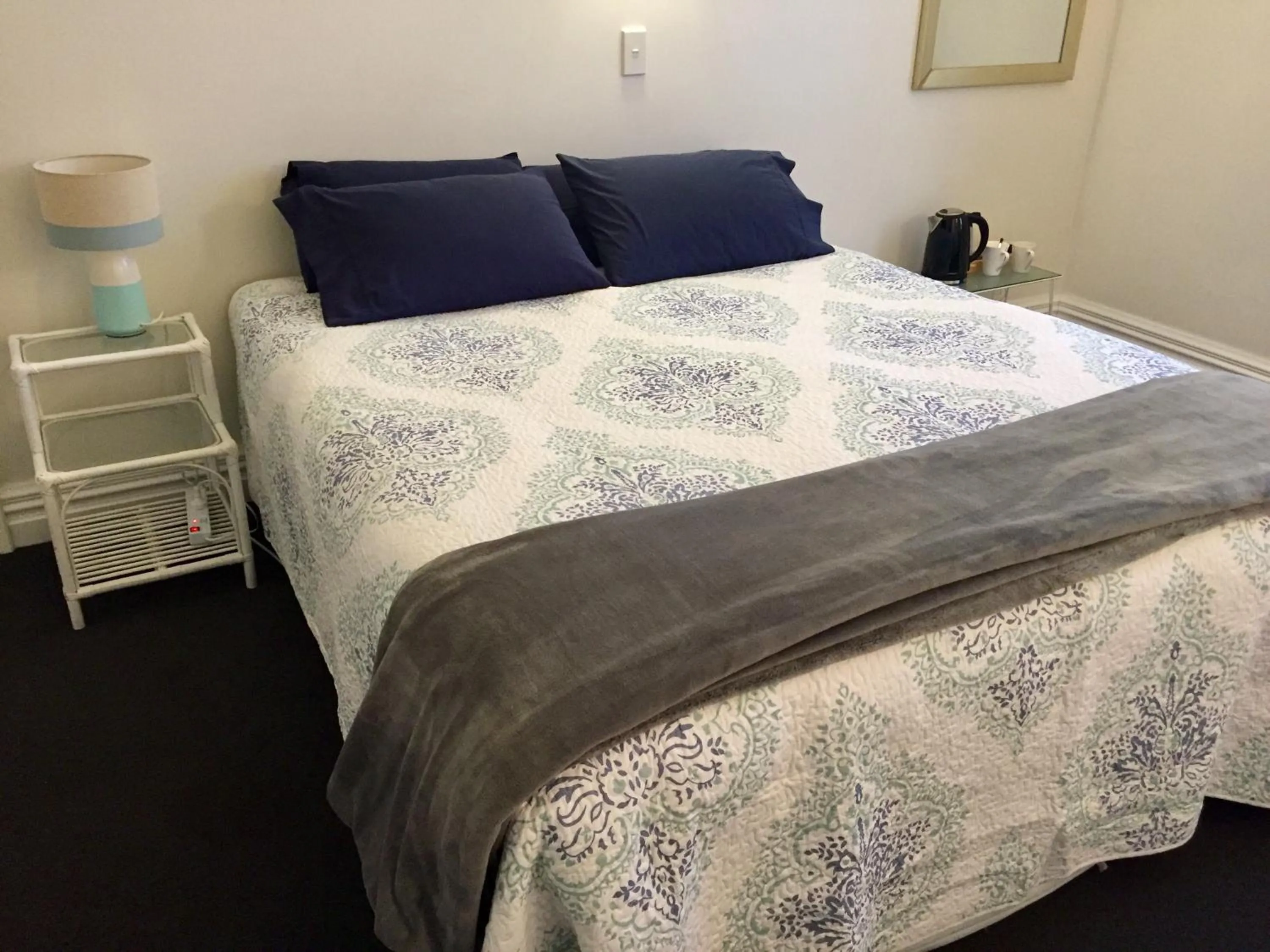 Bed in Tripinn Modern Motels & Affordable Accommodation