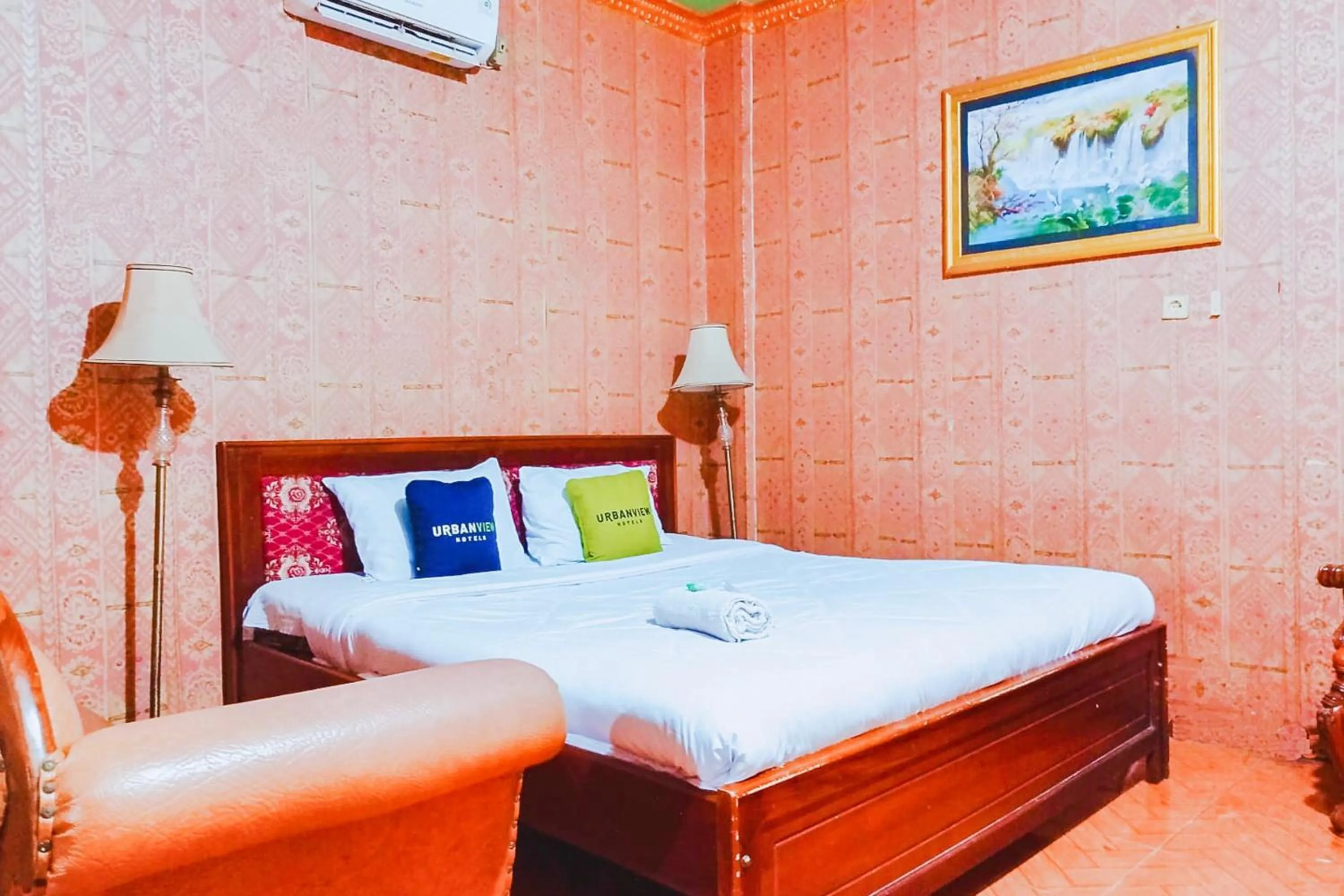 Bedroom, Bed in Urbanview at Wedika Hotel Bengkulu