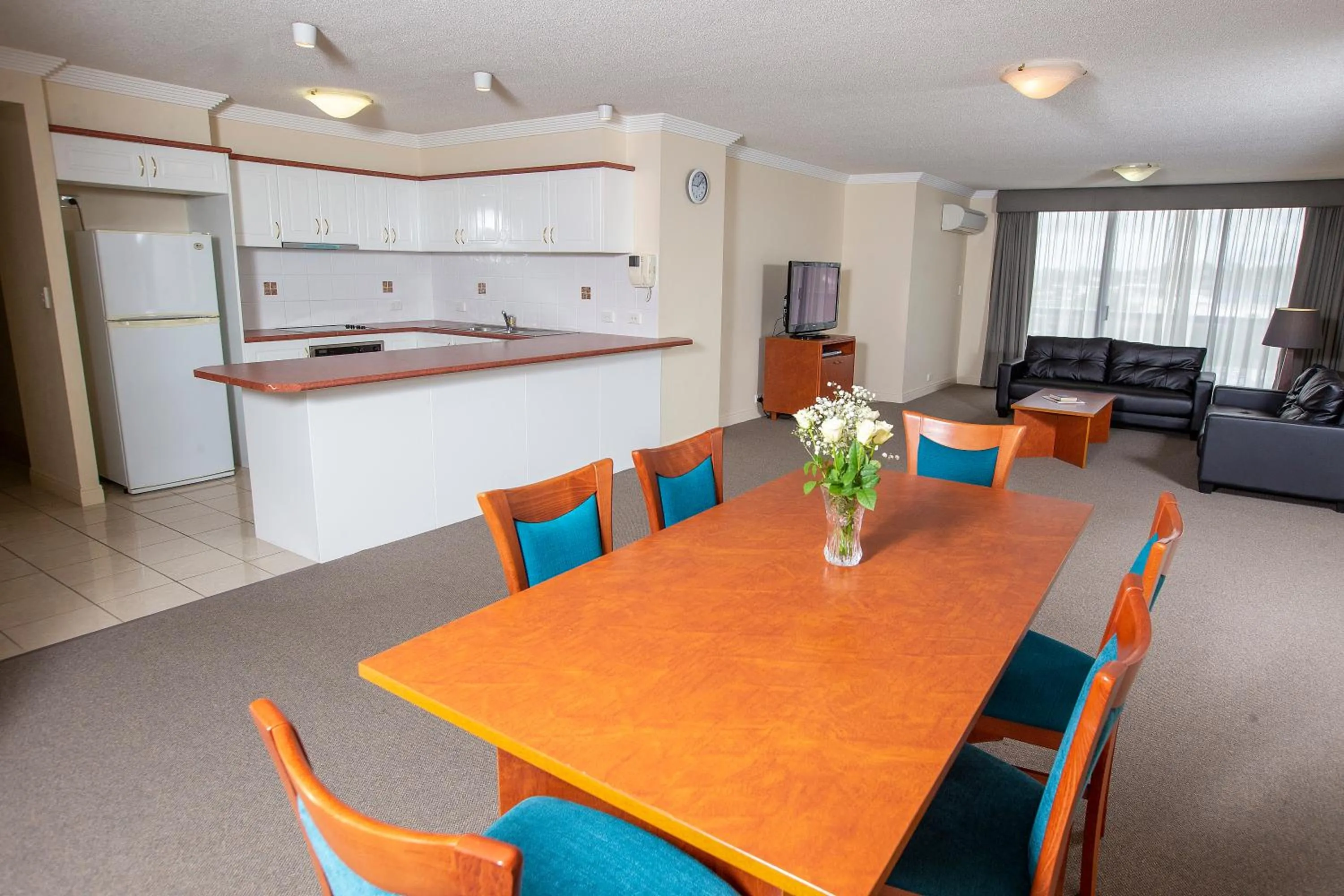 Dining area in Springwood Tower Apartment Hotel