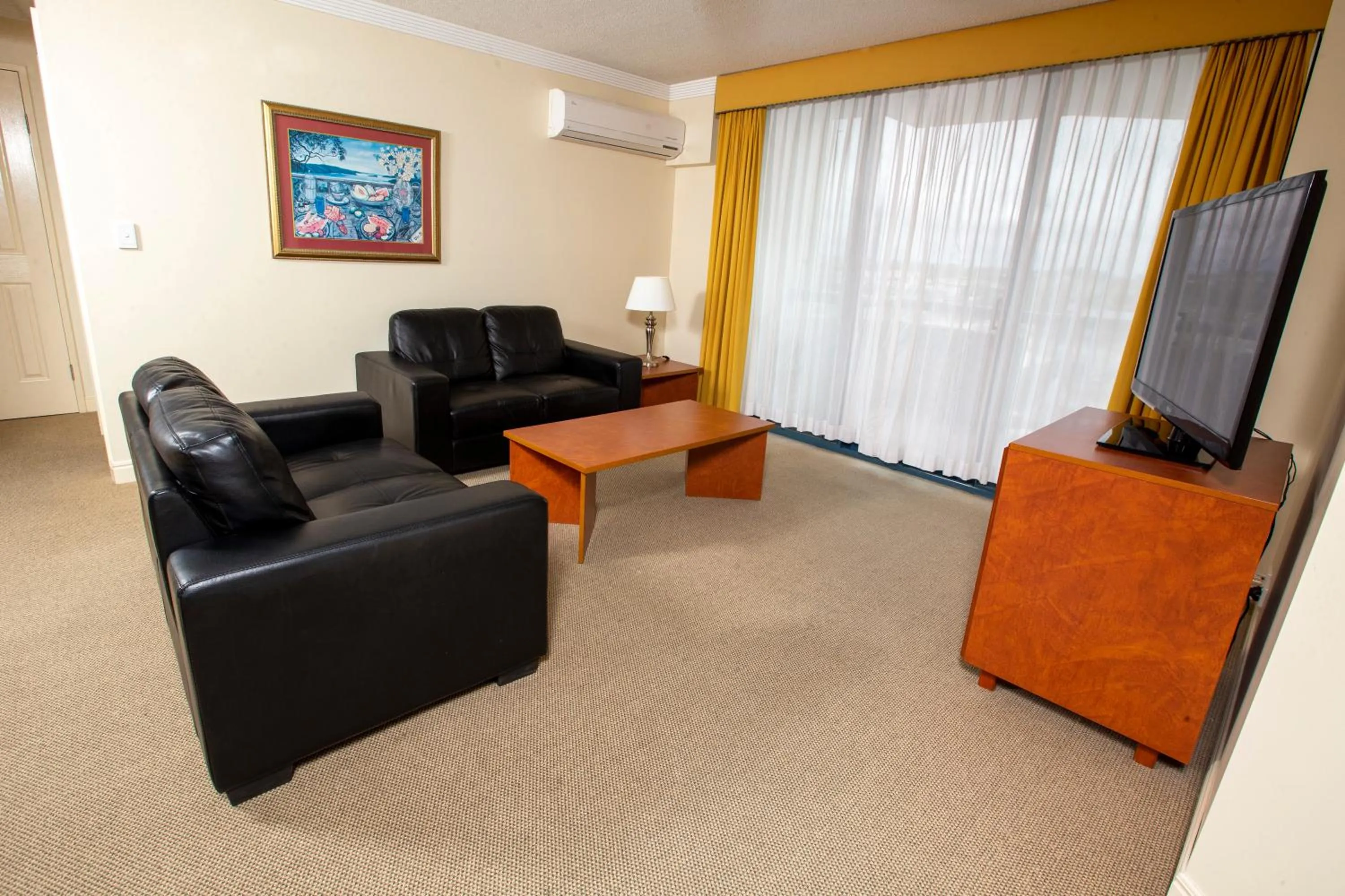 Family in Springwood Tower Apartment Hotel