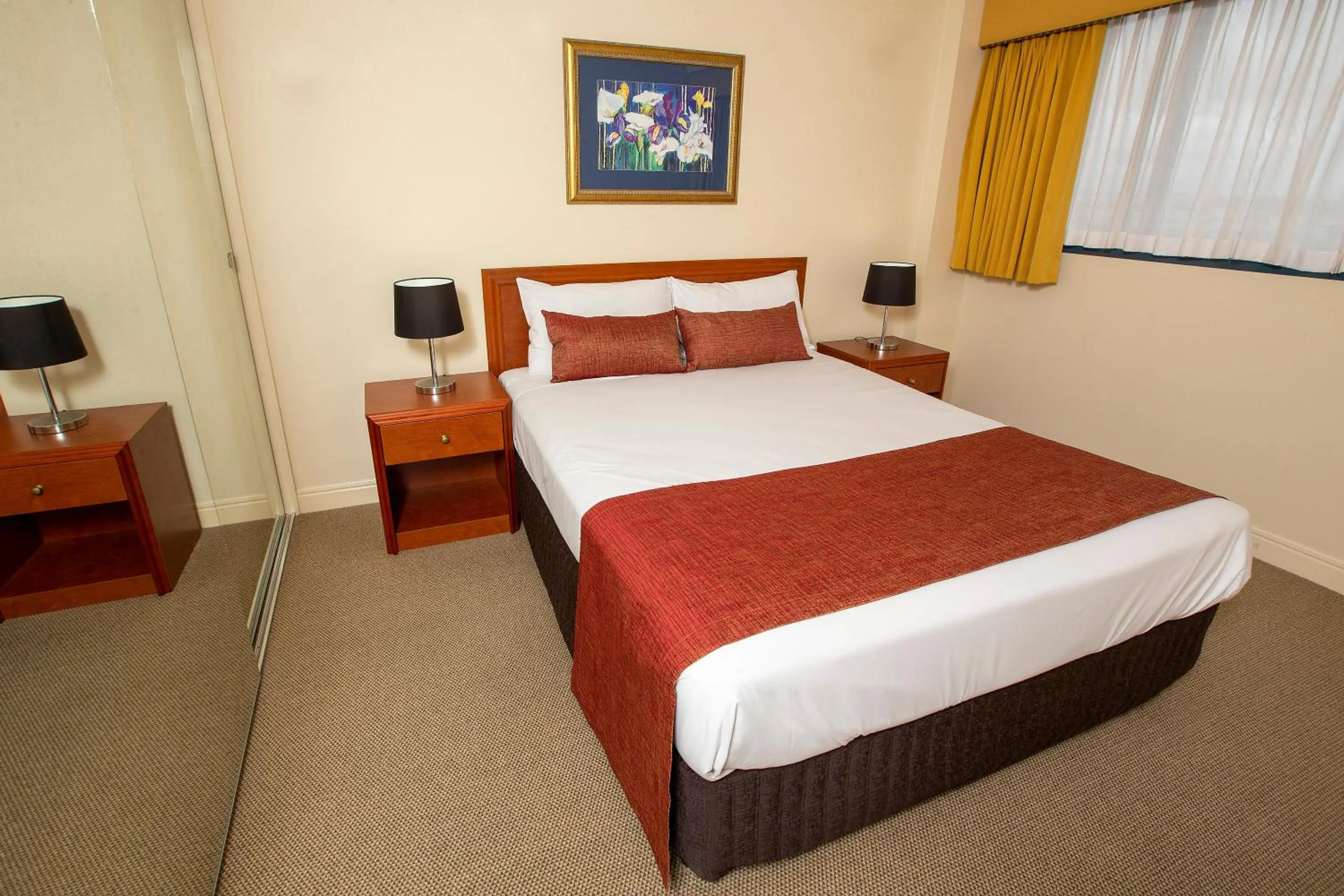 Bed in Springwood Tower Apartment Hotel