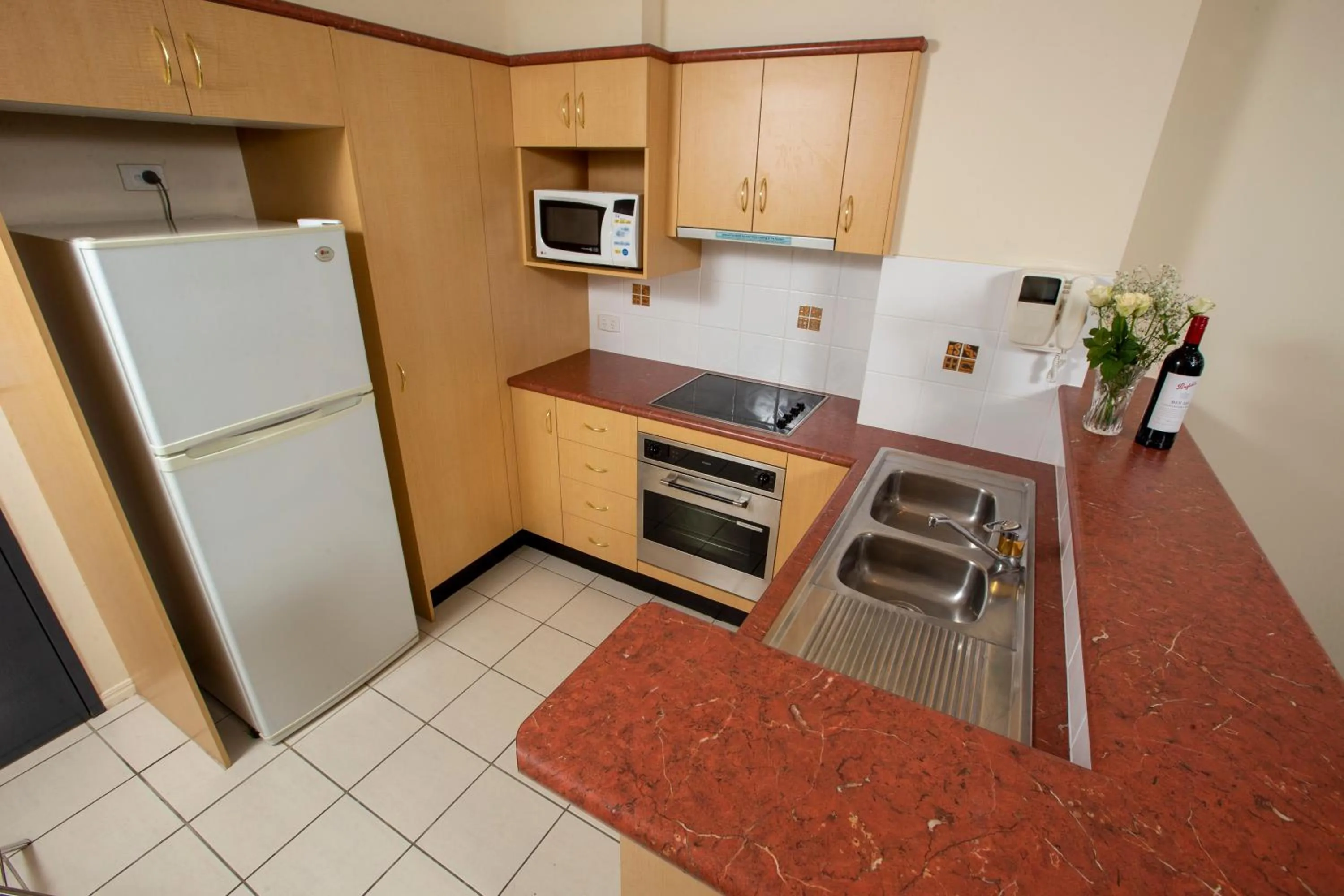 dishwasher in Springwood Tower Apartment Hotel