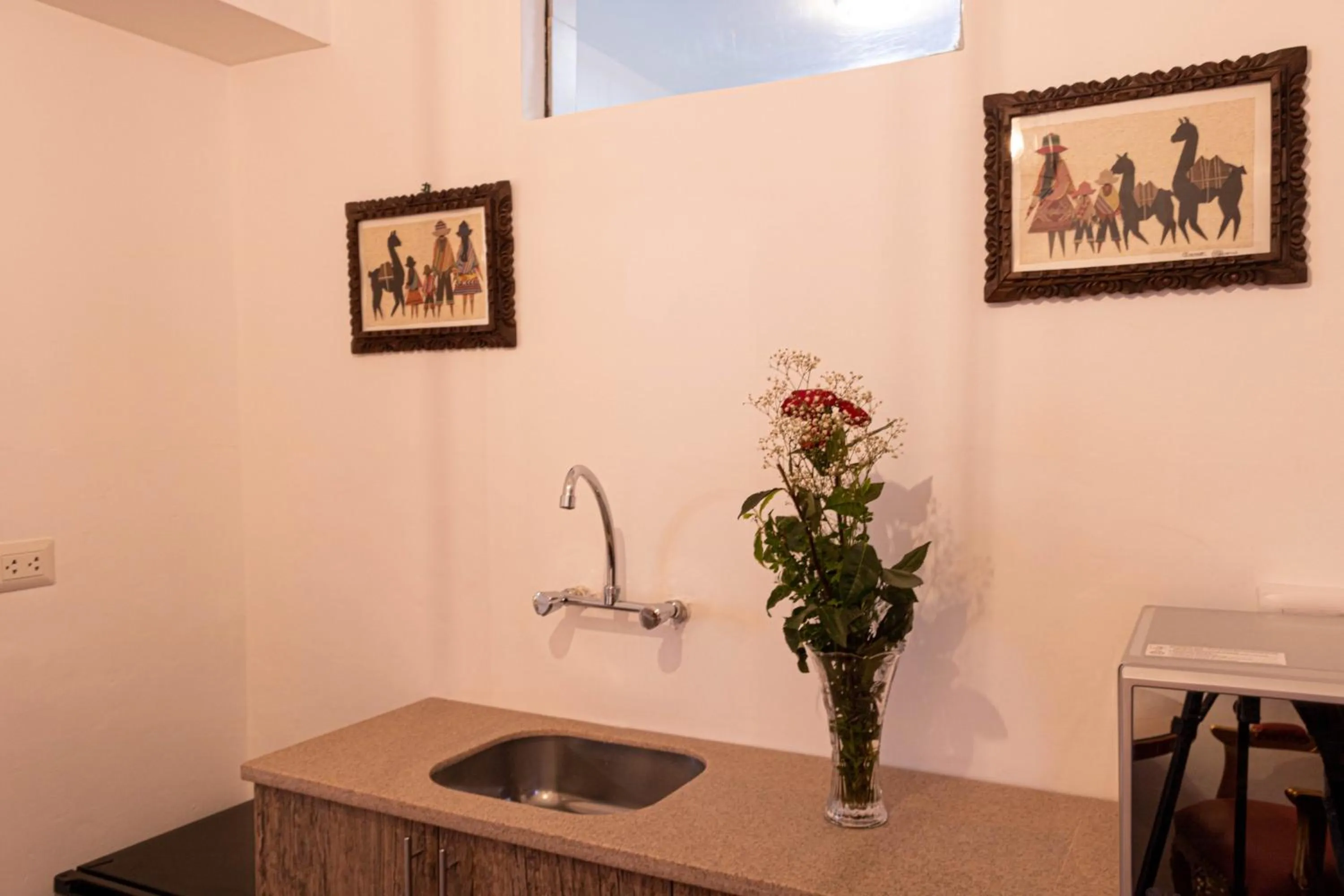 Dining area in Auka Boutique San Blas