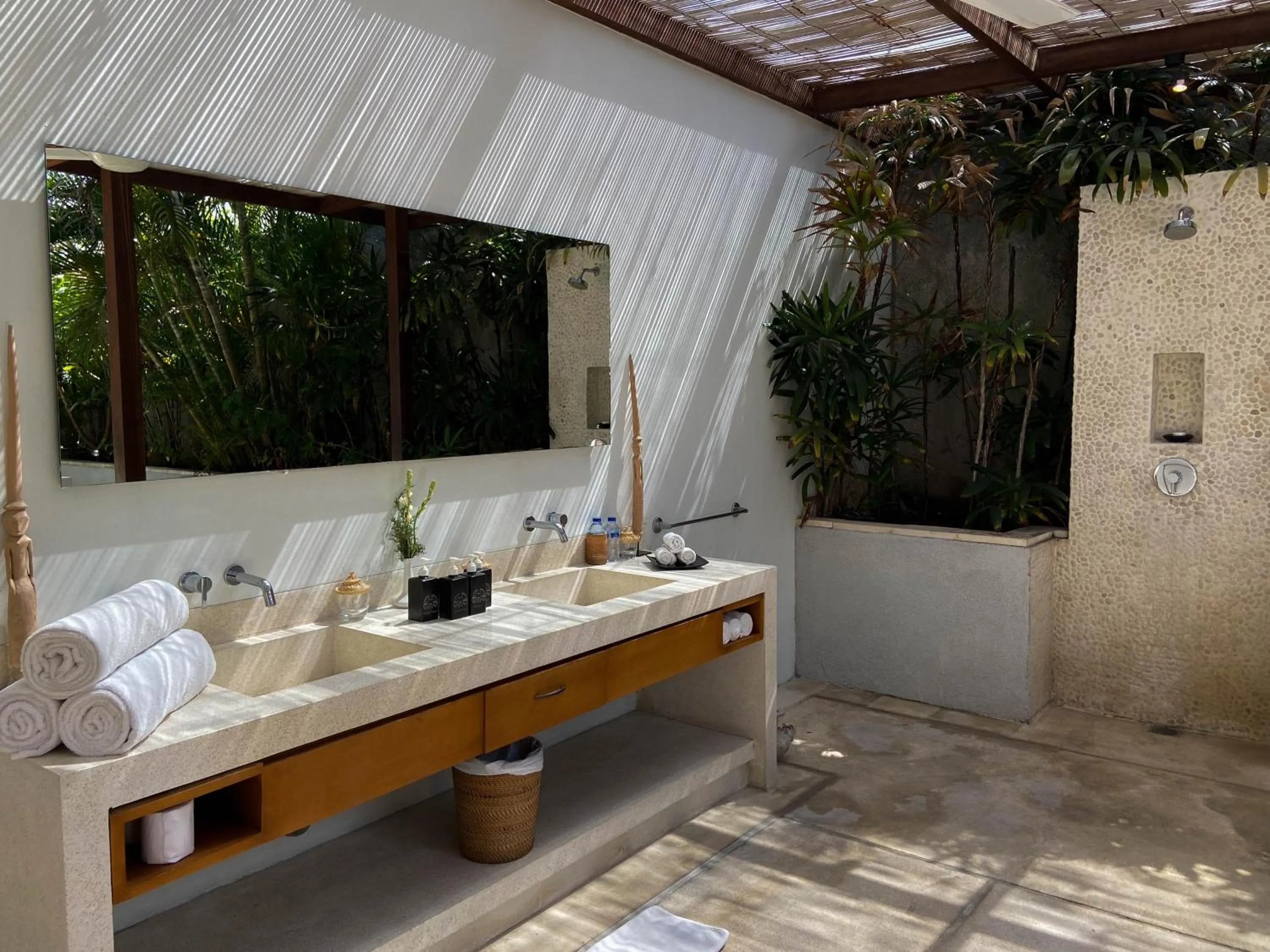 Shower in Nyaman Villas Seminyak