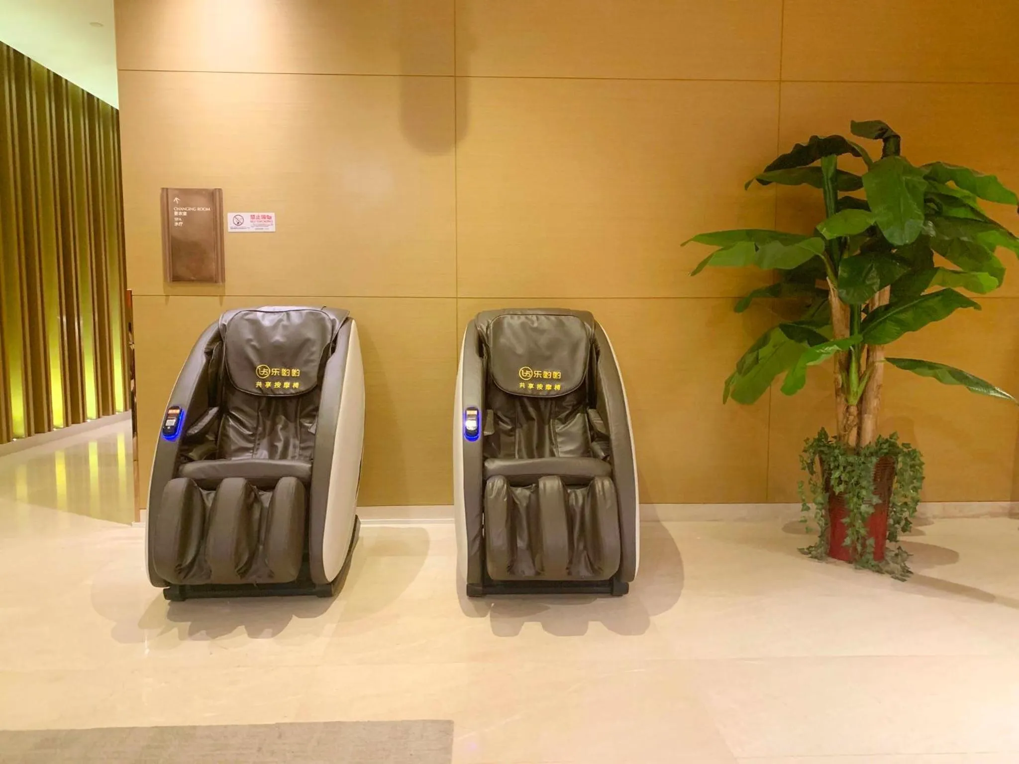 Swimming pool in Crowne Plaza Tianjin Jinnan by IHG