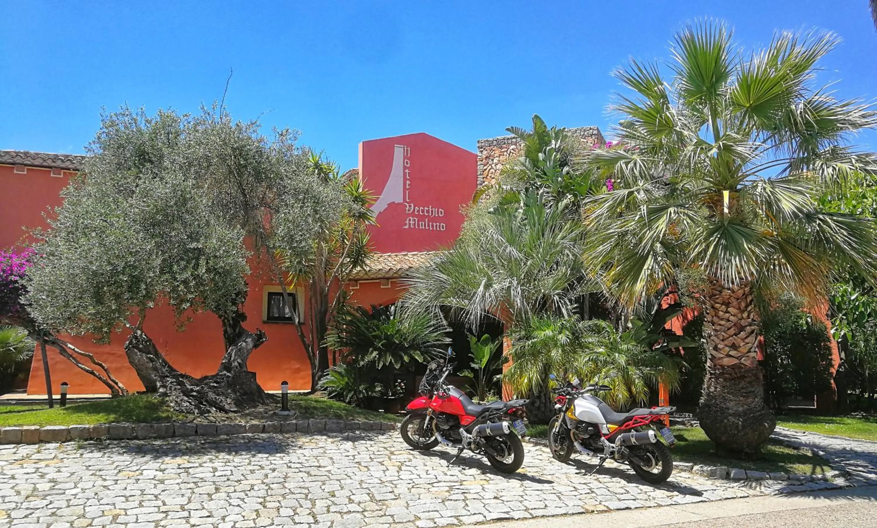 Property building in Hotel Il Vecchio Mulino